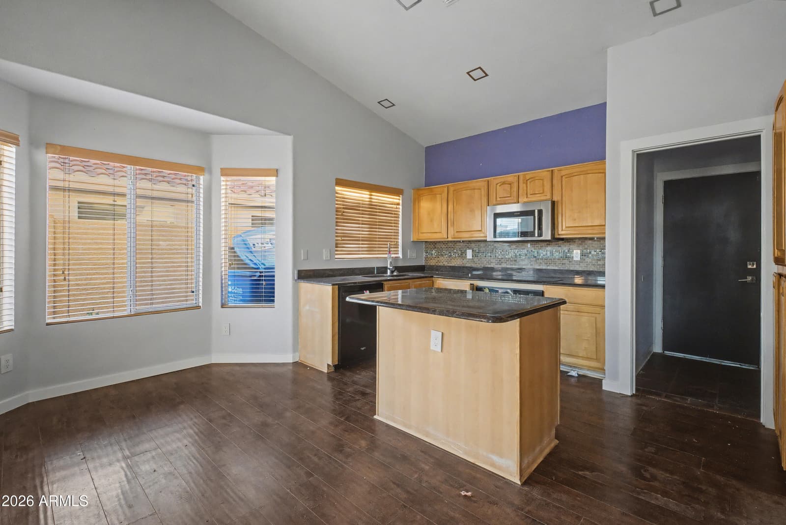 3925 W CHARTER OAK Road, Phoenix, AZ 85029 — photo 12 of 39