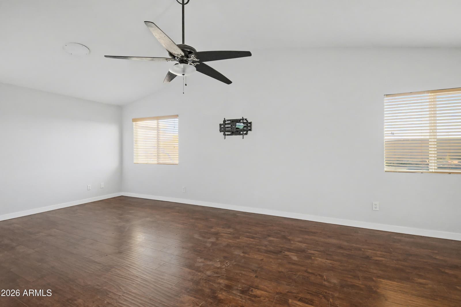 3925 W CHARTER OAK Road, Phoenix, AZ 85029 — photo 20 of 39