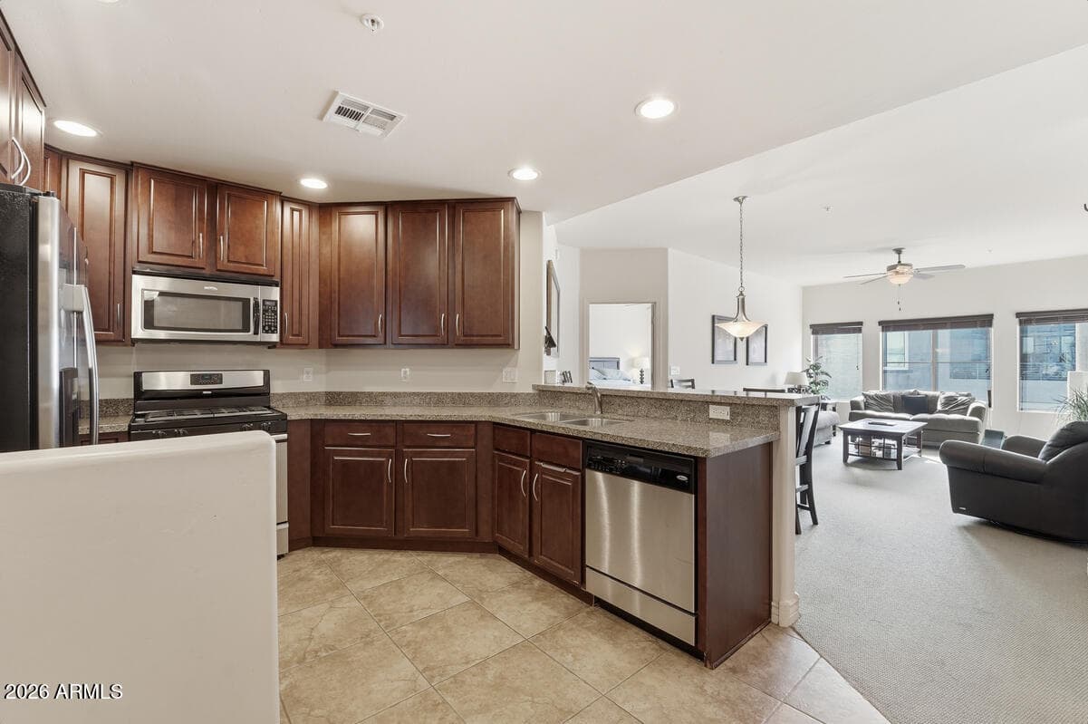 5350 E DEER VALLEY Drive 4401, Phoenix, AZ 85054 — photo 2 of 37
