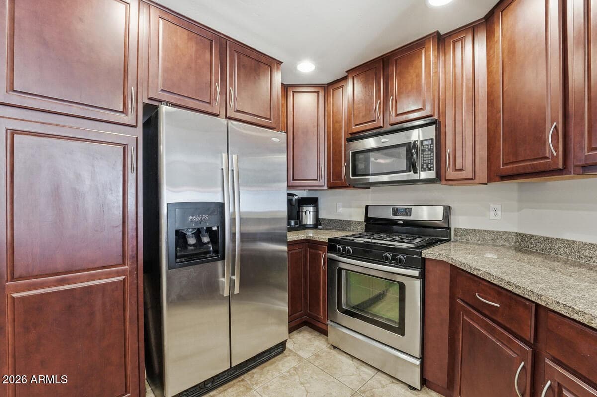 5350 E DEER VALLEY Drive 4401, Phoenix, AZ 85054 — photo 7 of 37