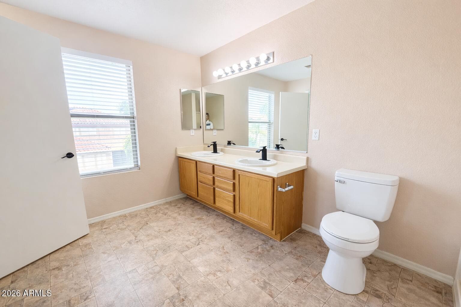 2812 W SUNSHINE BUTTE Drive, San Tan Valley, AZ 85144 — photo 22 of 40