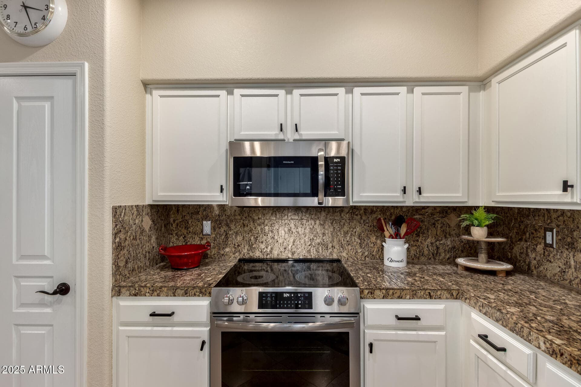 15221 N CLUBGATE Drive 1121, Scottsdale, AZ 85254 — photo 8 of 39