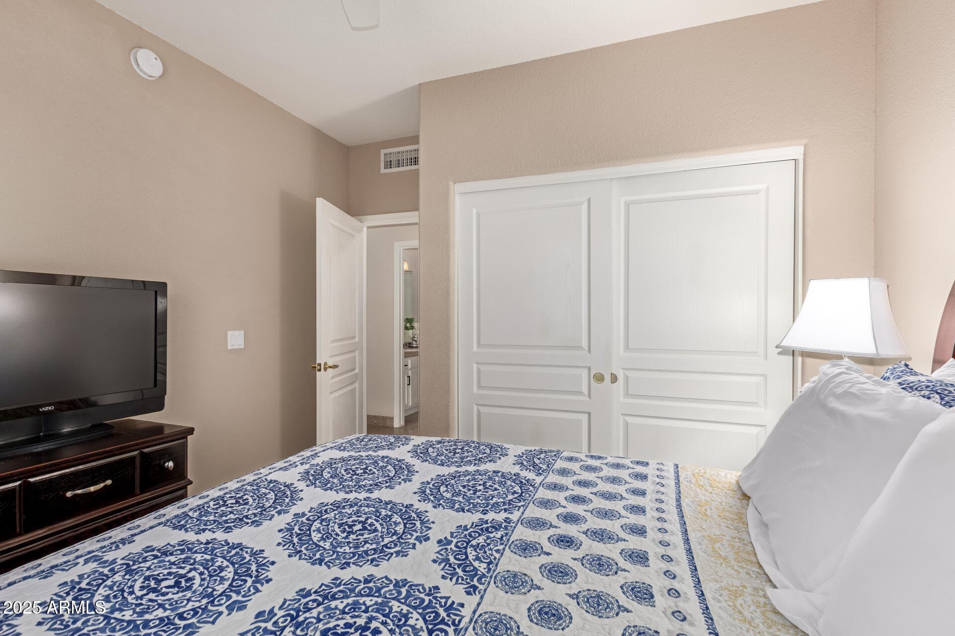 15221 N CLUBGATE Drive 1121, Scottsdale, AZ 85254 — photo 18 of 39