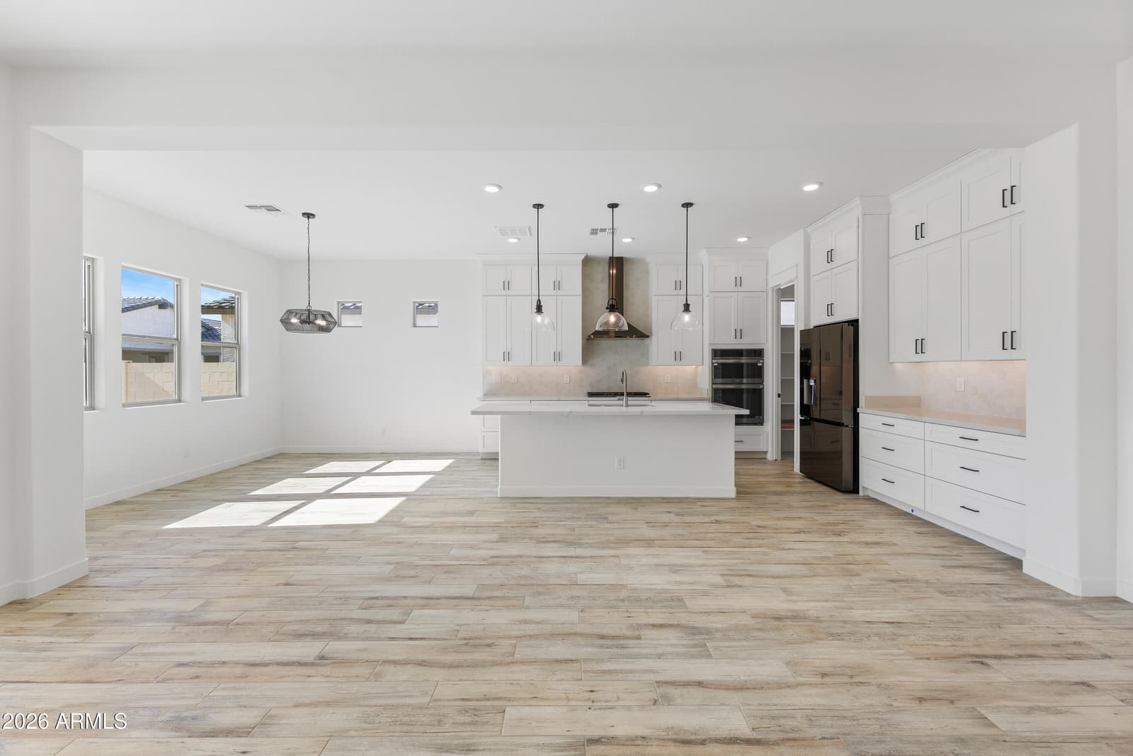 7561 W EVANS Drive, Peoria, AZ 85381 — photo 4 of 26
