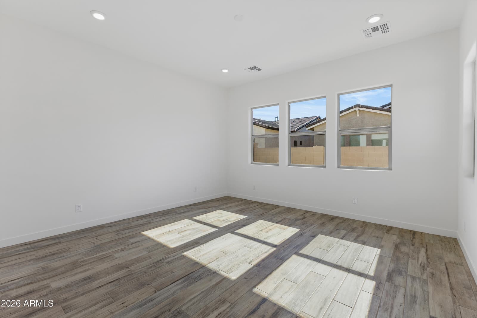 7561 W EVANS Drive, Peoria, AZ 85381 — photo 9 of 26