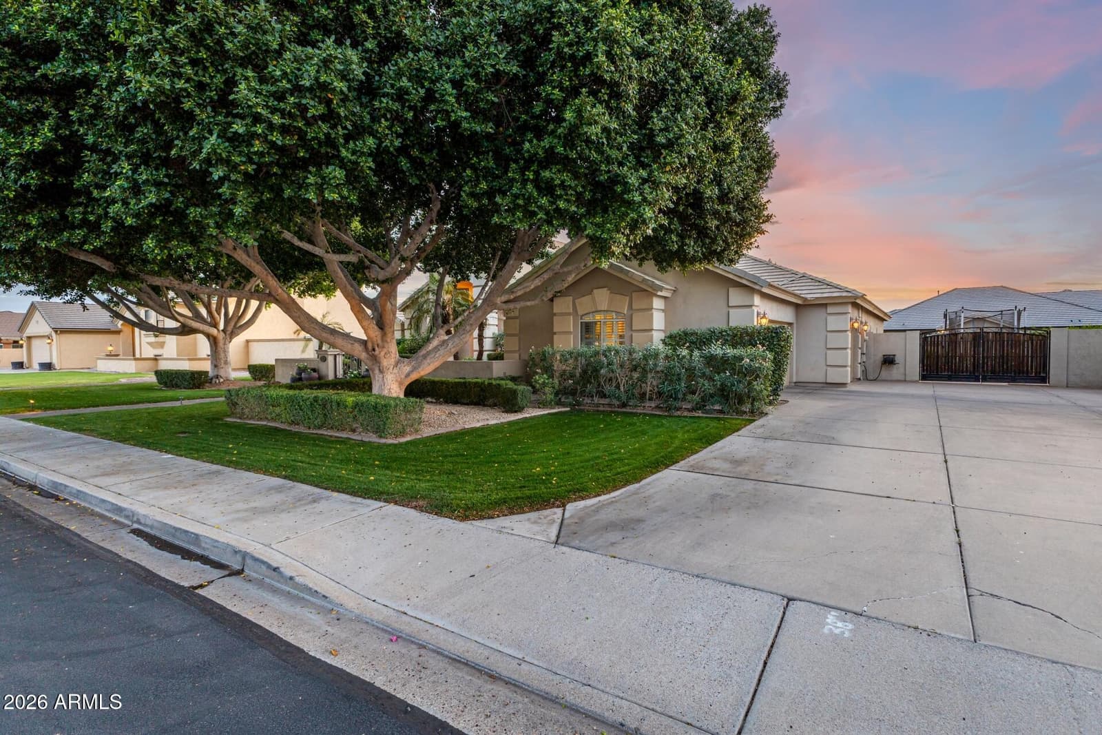2530 N Hall, Mesa, AZ 85203 — photo 4 of 58