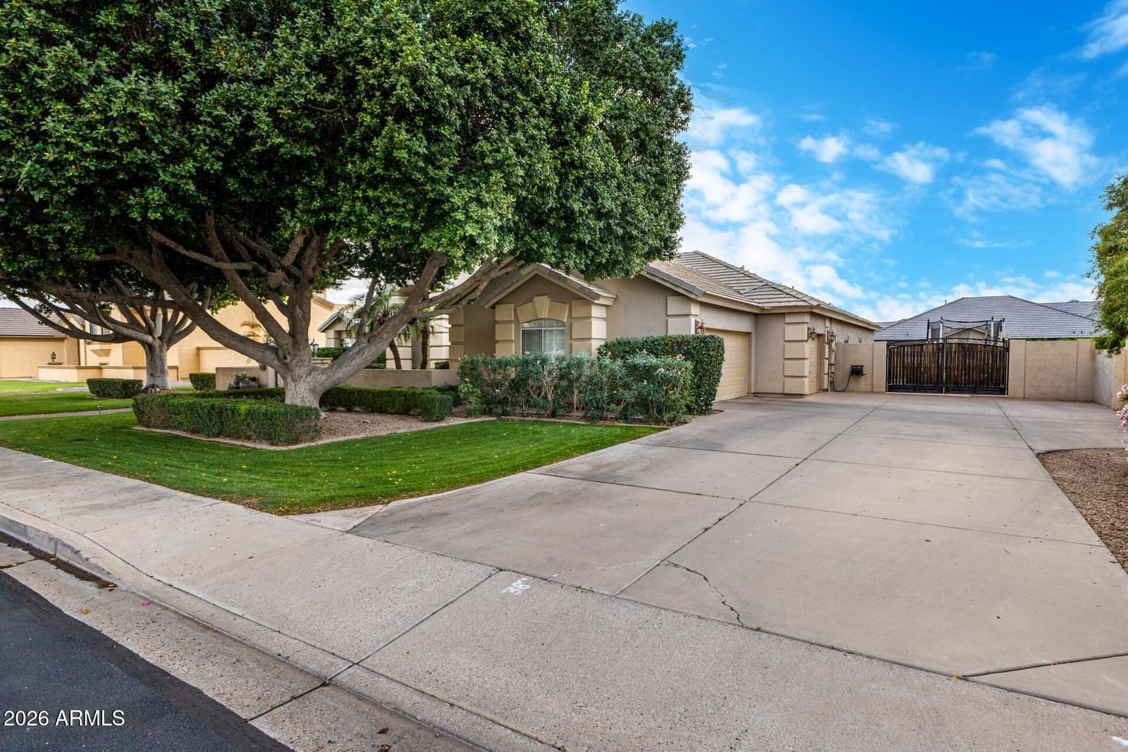 2530 N Hall, Mesa, AZ 85203 — photo 7 of 58