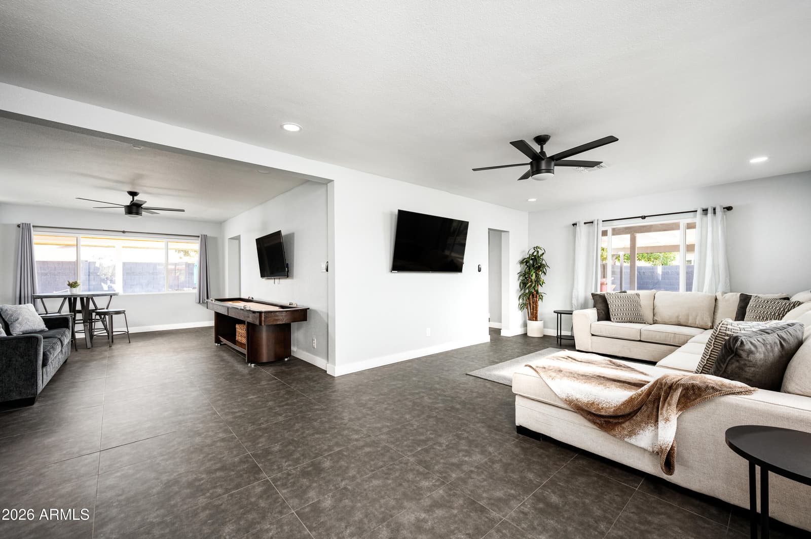 8059 E CAMBRIDGE Avenue, Scottsdale, AZ 85257 — photo 11 of 33