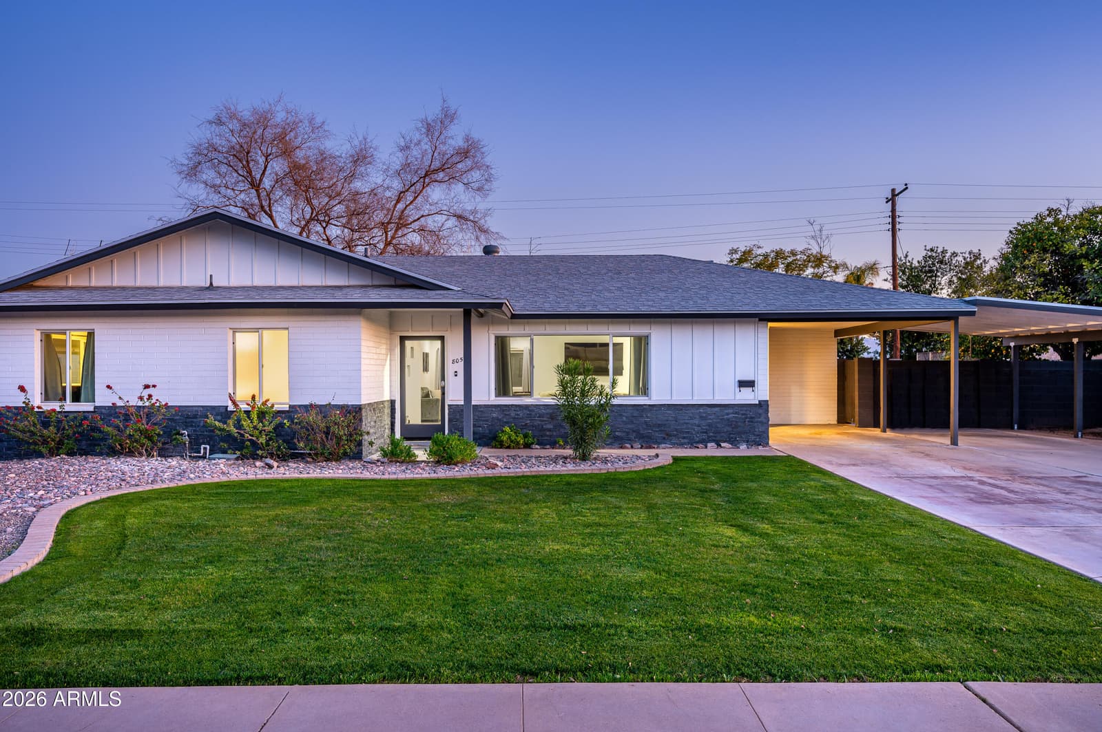 8059 E CAMBRIDGE Avenue, Scottsdale, AZ 85257 — photo 8 of 33