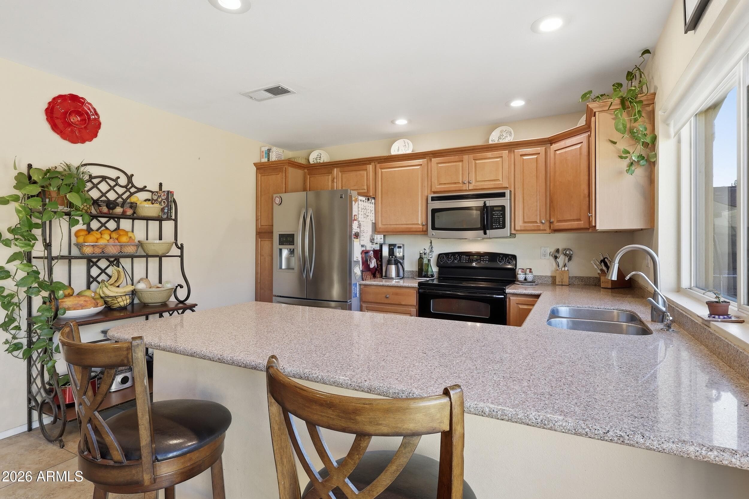 10208 N 39TH Lane, Phoenix, AZ 85051 — photo 4 of 23
