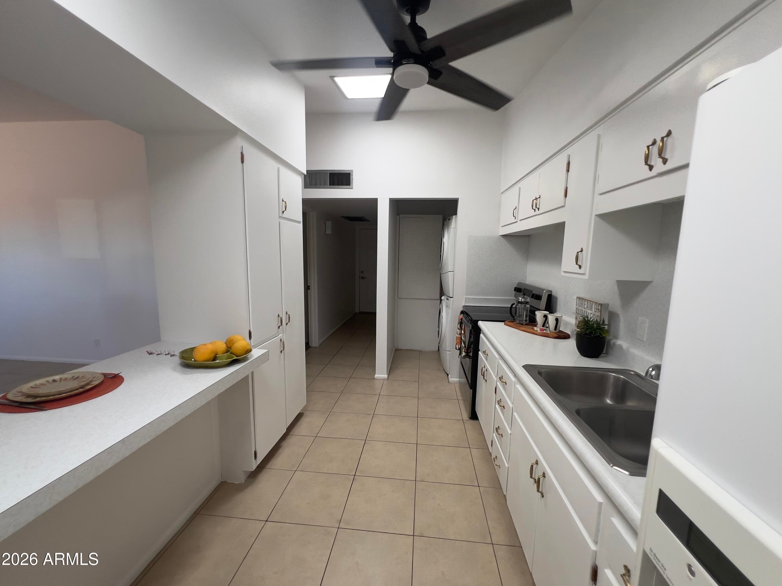 10376 W Oakmont Drive, Sun City, AZ 85351 — photo 8 of 15