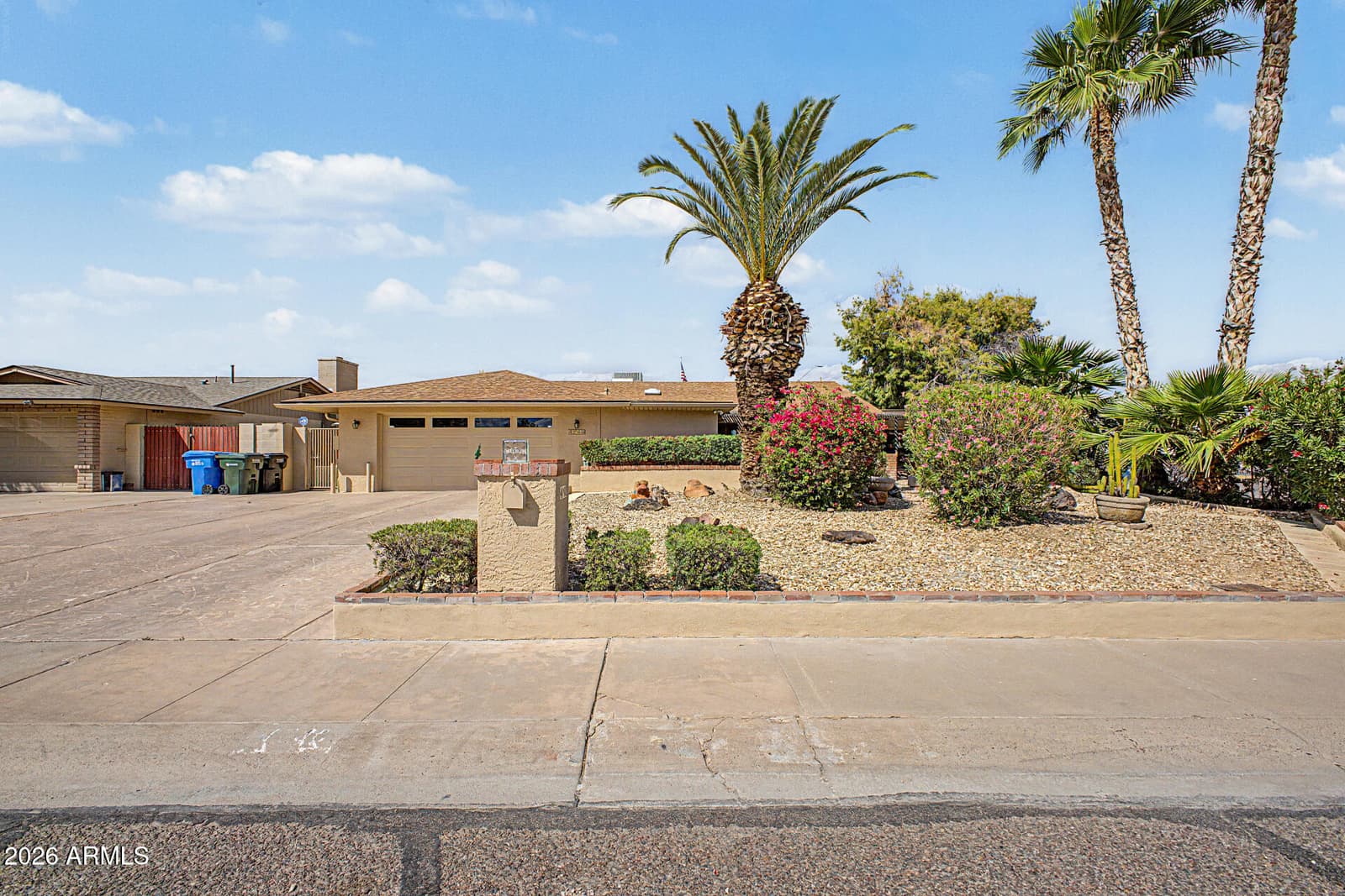 4740 E VOLTAIRE Avenue, Phoenix, AZ 85032 — photo 1 of 43