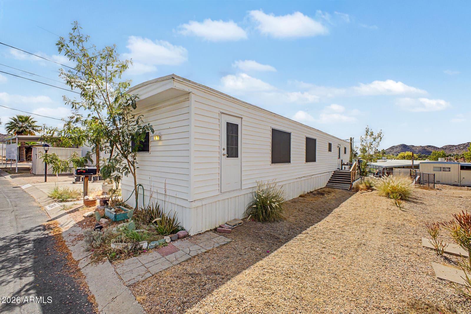 10401 N CAVE CREEK Road 284, Phoenix, AZ 85020 — photo 25 of 27