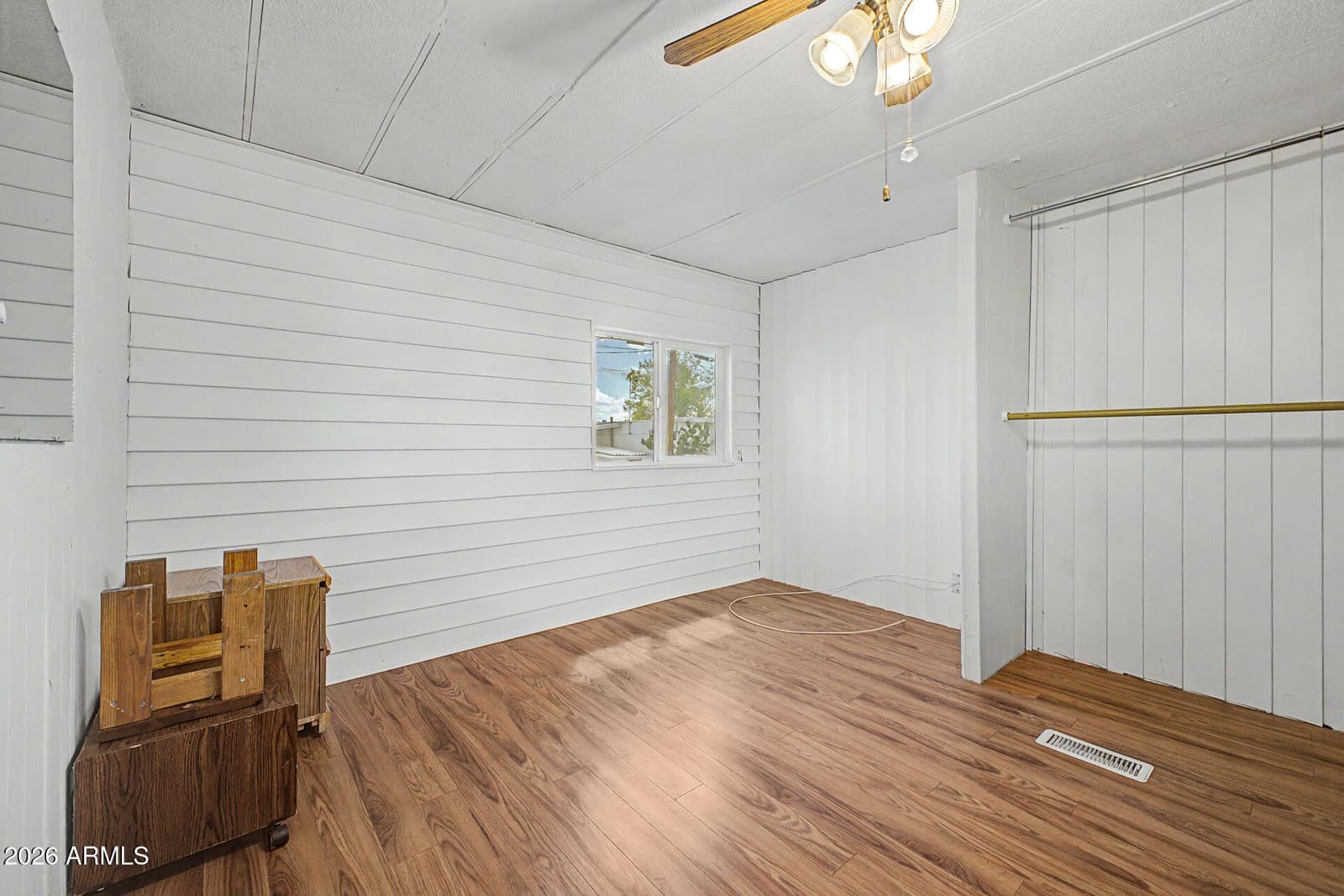 10401 N CAVE CREEK Road 284, Phoenix, AZ 85020 — photo 10 of 27
