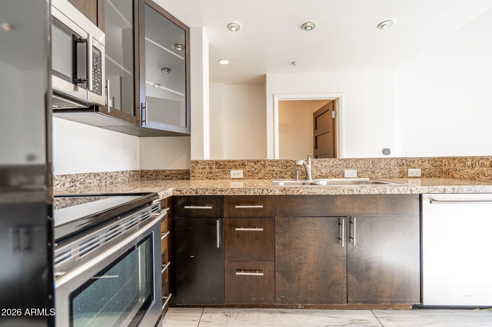 215 E MCKINLEY Street 405, Phoenix, AZ 85004 — photo 11 of 30