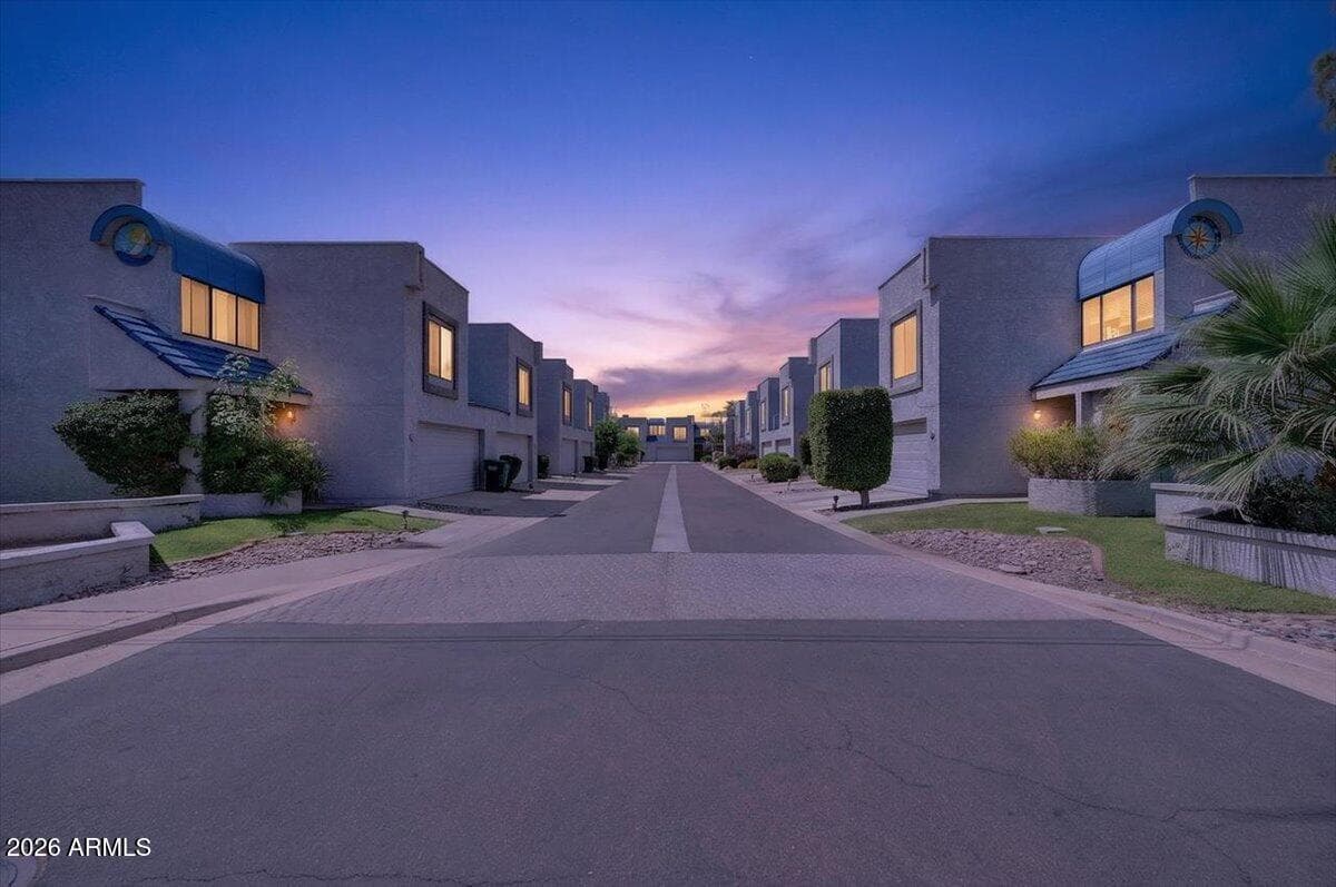 5750 N 10TH Street 5, Phoenix, AZ 85014 — photo 33 of 36