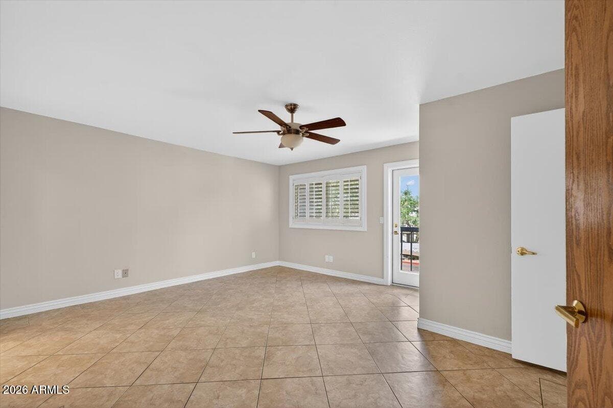 5750 N 10TH Street 5, Phoenix, AZ 85014 — photo 14 of 36