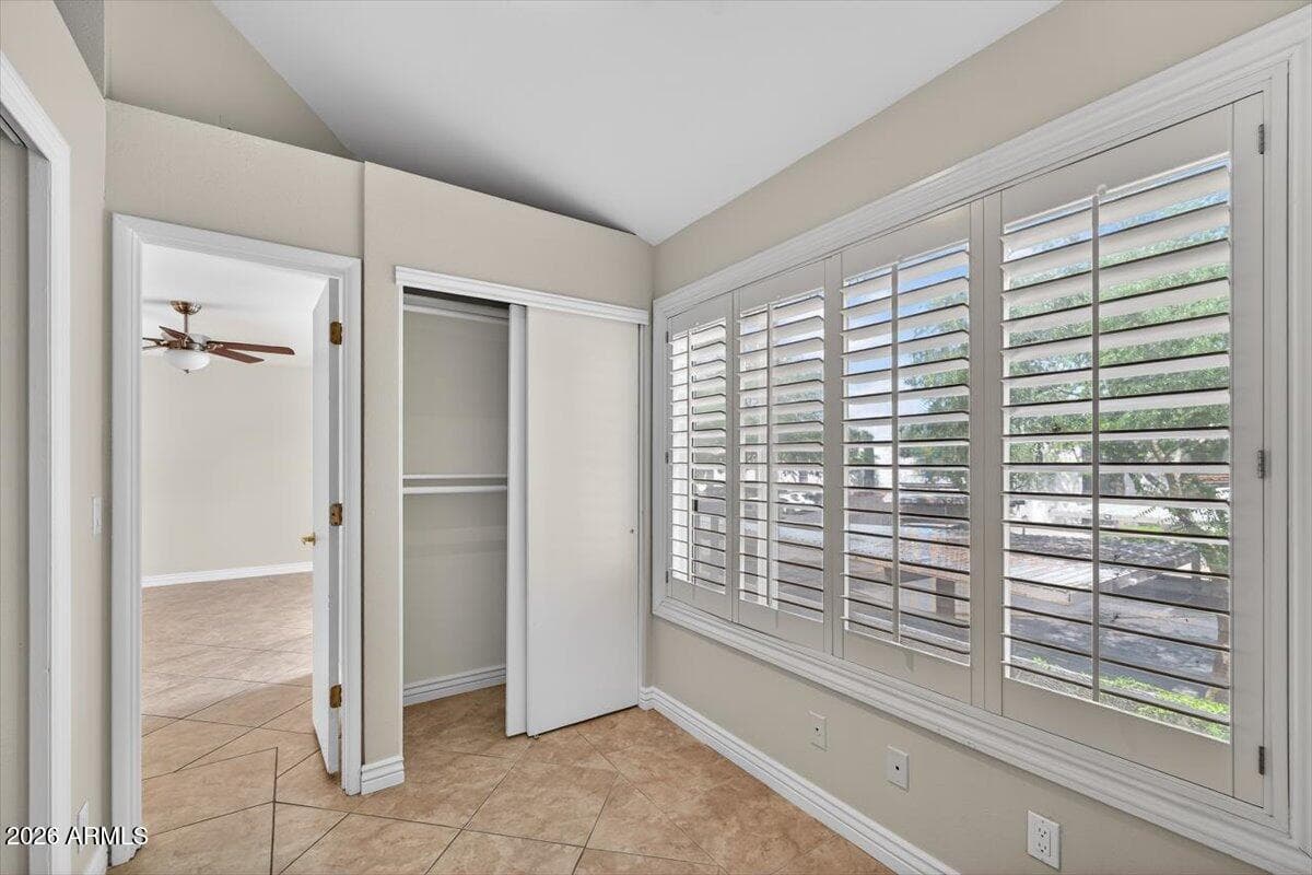 5750 N 10TH Street 5, Phoenix, AZ 85014 — photo 17 of 36