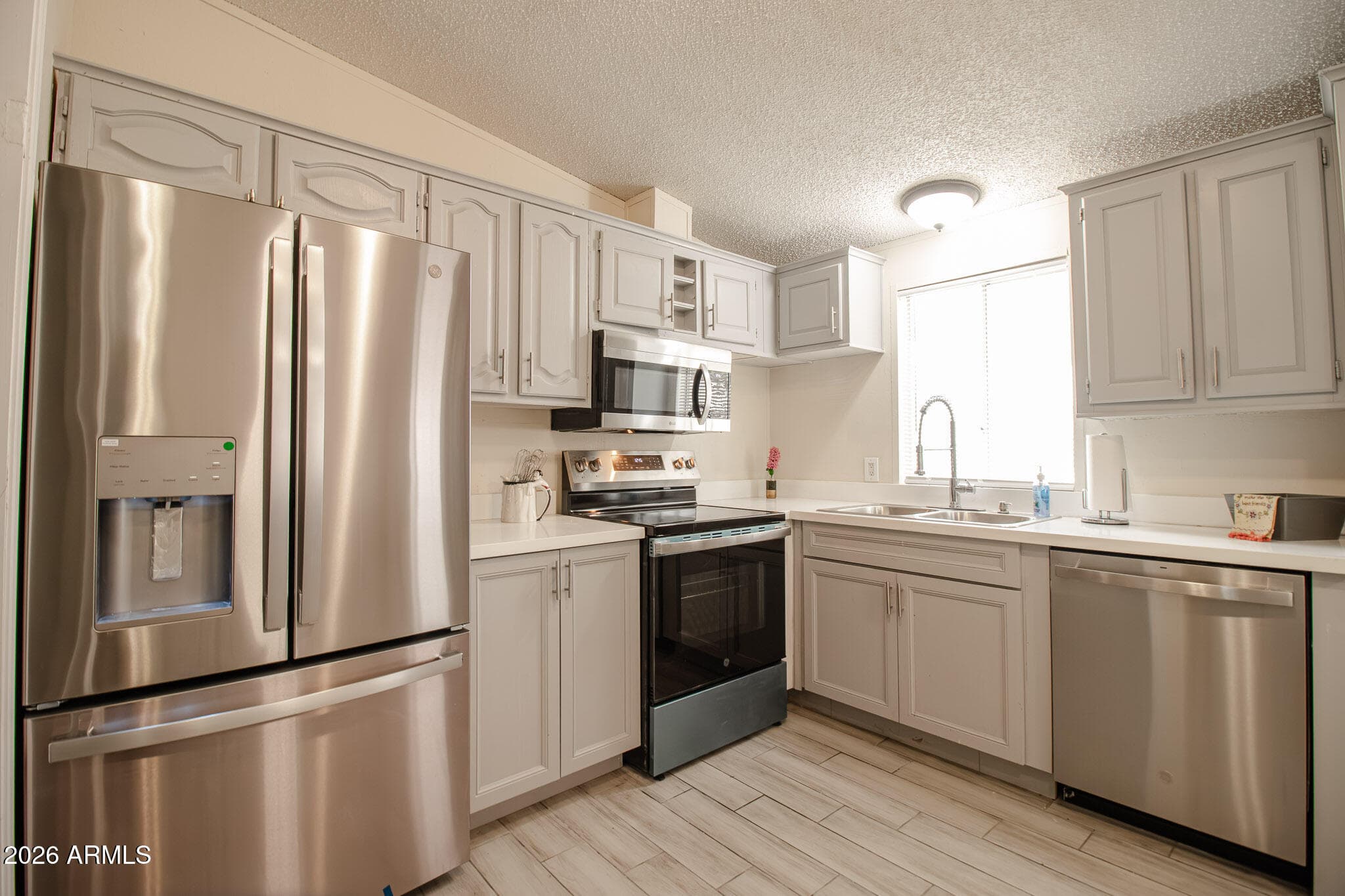 8601 N 71ST Avenue 43, Glendale, AZ 85301 — photo 15 of 36