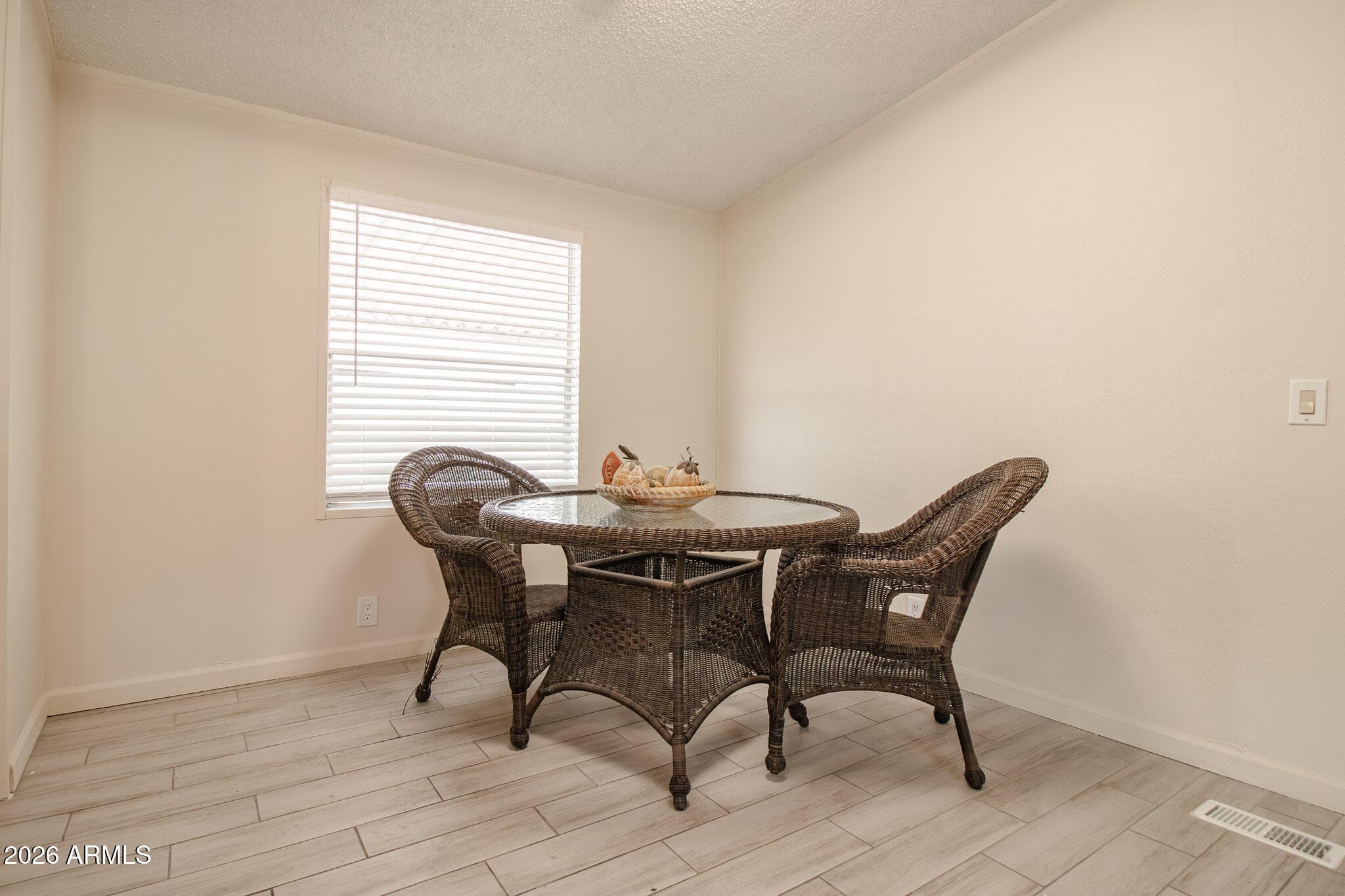 8601 N 71ST Avenue 43, Glendale, AZ 85301 — photo 8 of 36