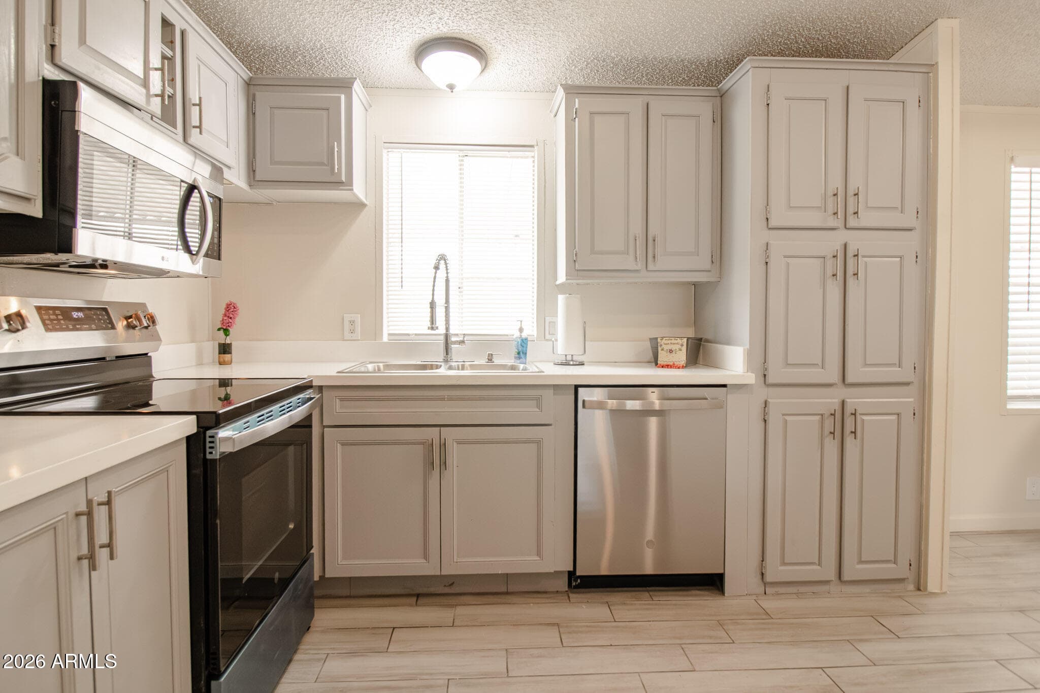 8601 N 71ST Avenue 43, Glendale, AZ 85301 — photo 11 of 36