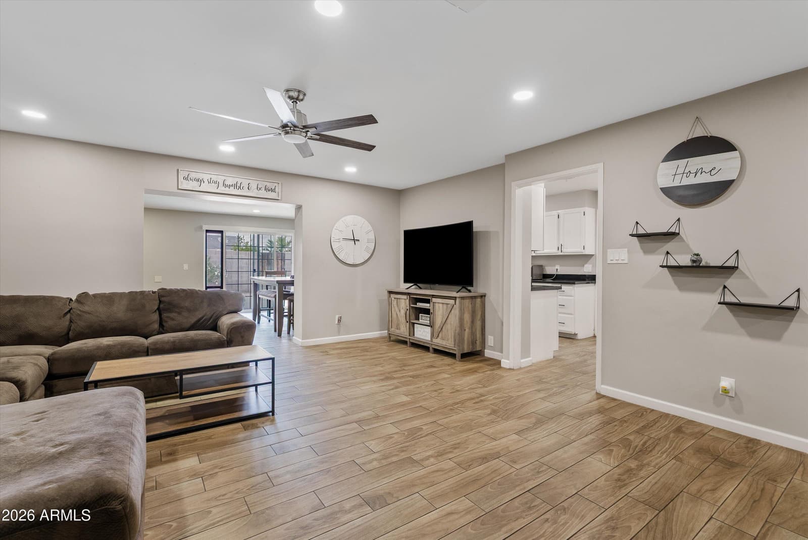 2124 E 3RD Drive, Mesa, AZ 85204 — photo 4 of 31