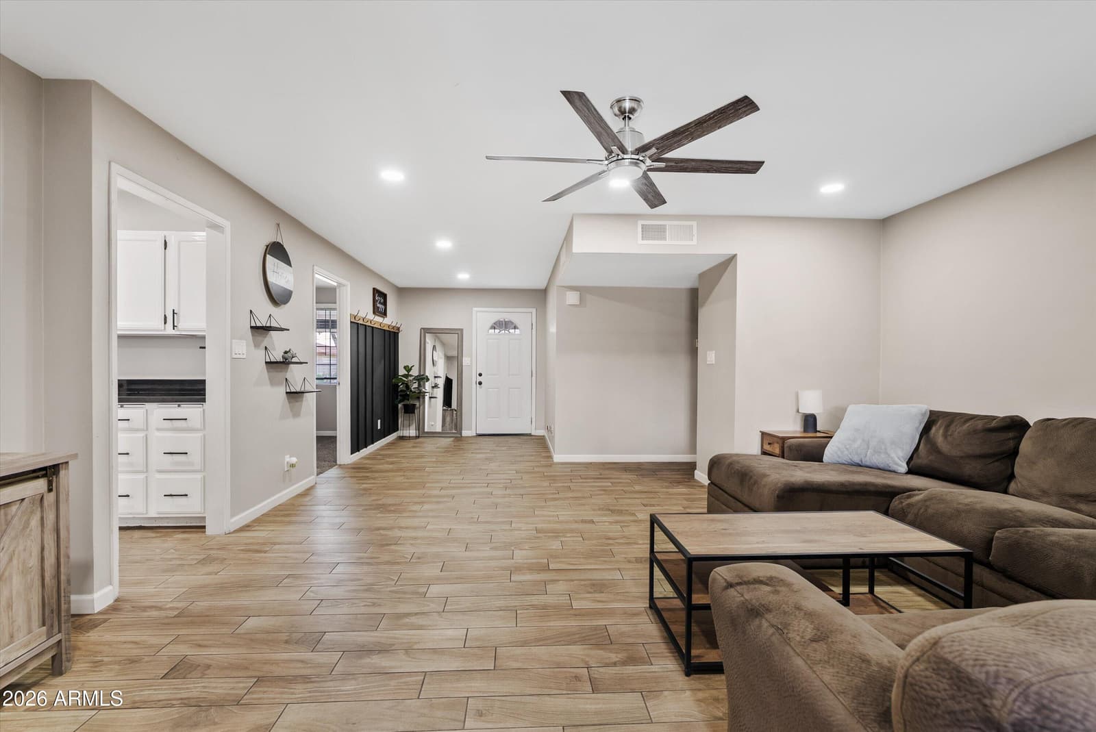 2124 E 3RD Drive, Mesa, AZ 85204 — photo 5 of 31