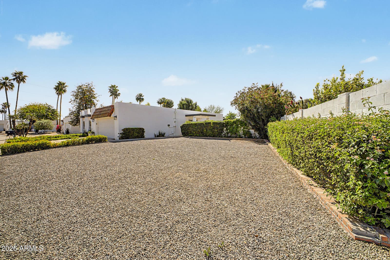621 E CALAVAR Road, Phoenix, AZ 85022 — photo 3 of 40