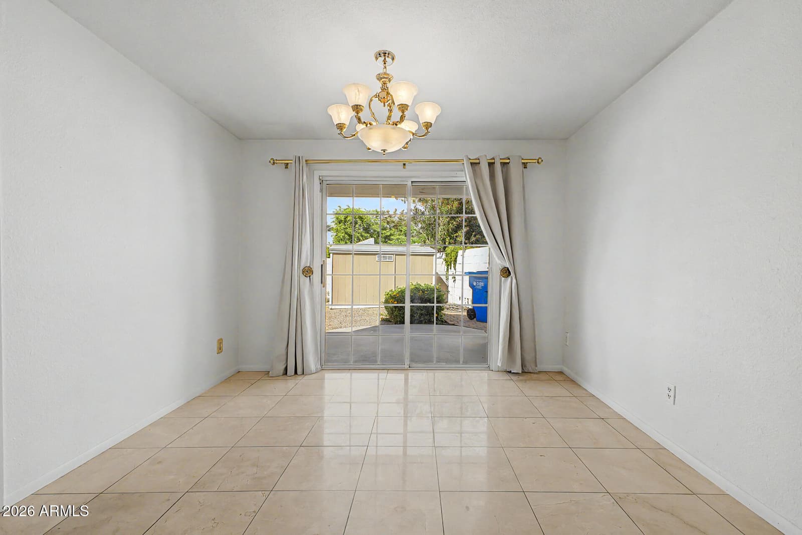 621 E CALAVAR Road, Phoenix, AZ 85022 — photo 10 of 40