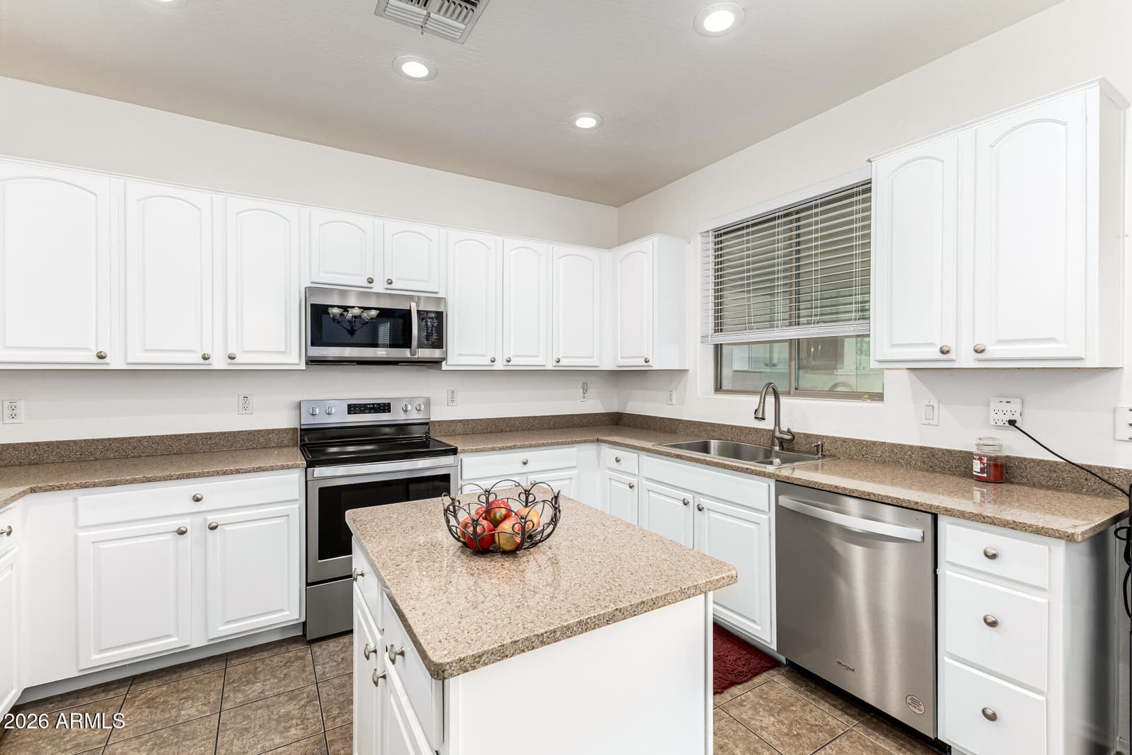 28384 N DESERT NATIVE Street, San Tan Valley, AZ 85143 — photo 16 of 46