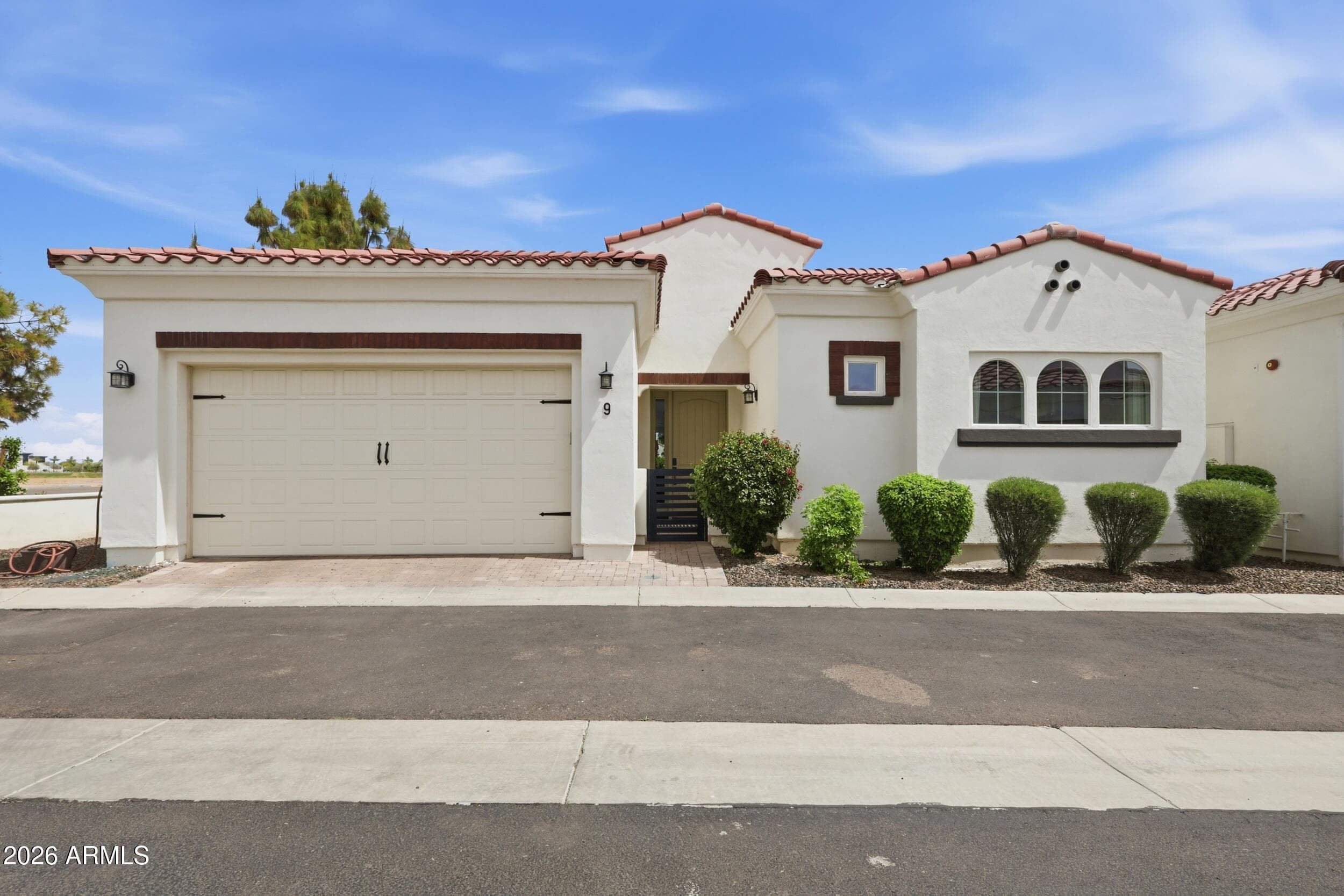 2777 W QUEEN CREEK Road 9, Chandler, AZ 85248 — photo 1 of 49