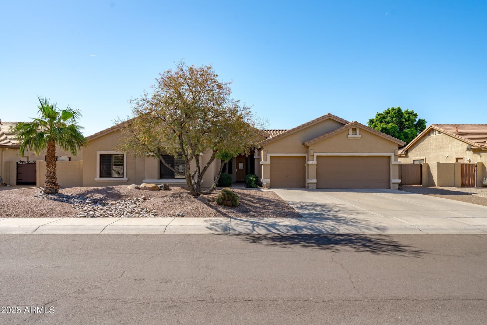 7329 W PLANADA Lane, Glendale, AZ 85310 — photo 5 of 52