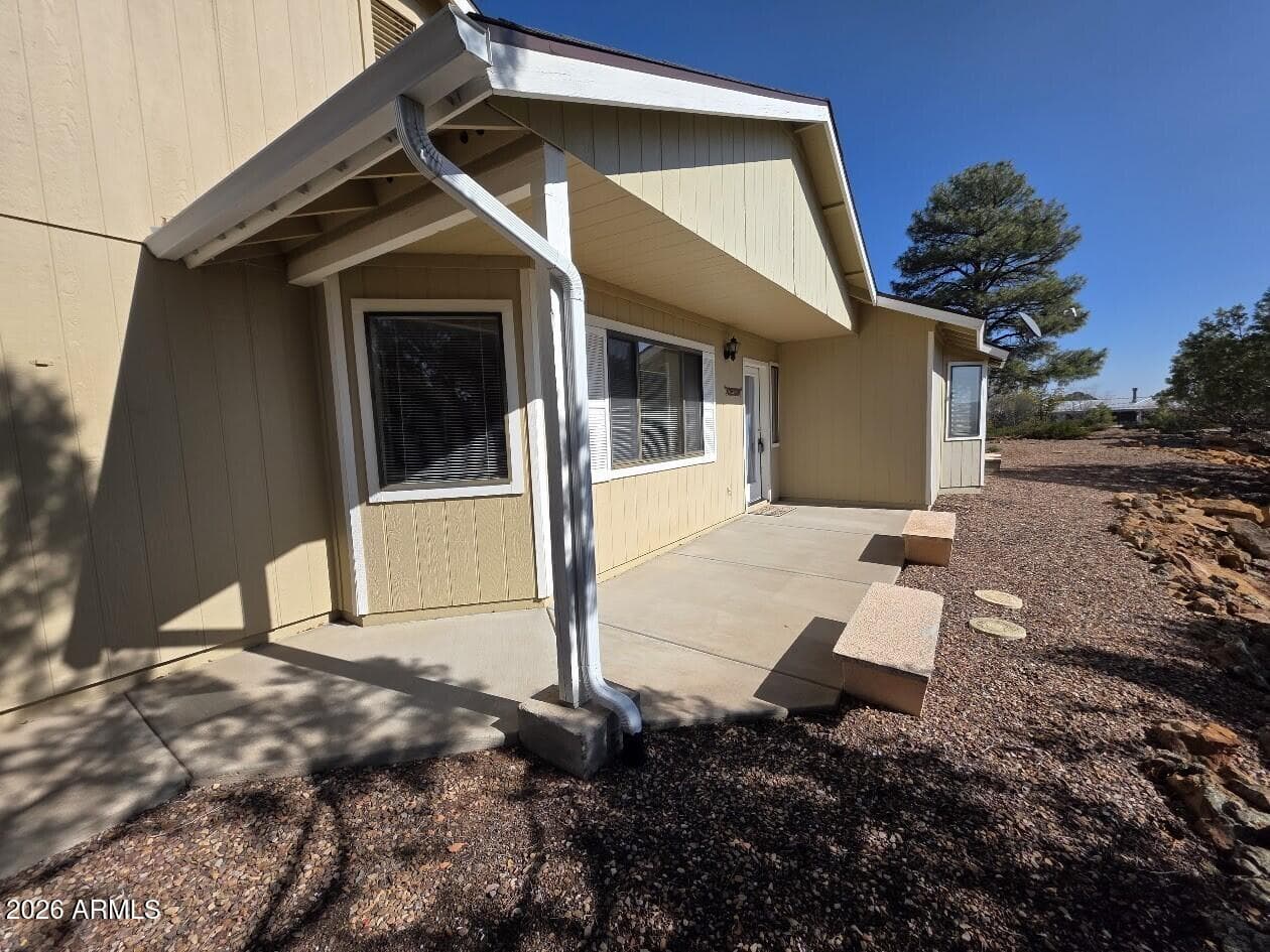 949 GERONIMO Lane, Show Low, AZ 85901 — photo 4 of 46