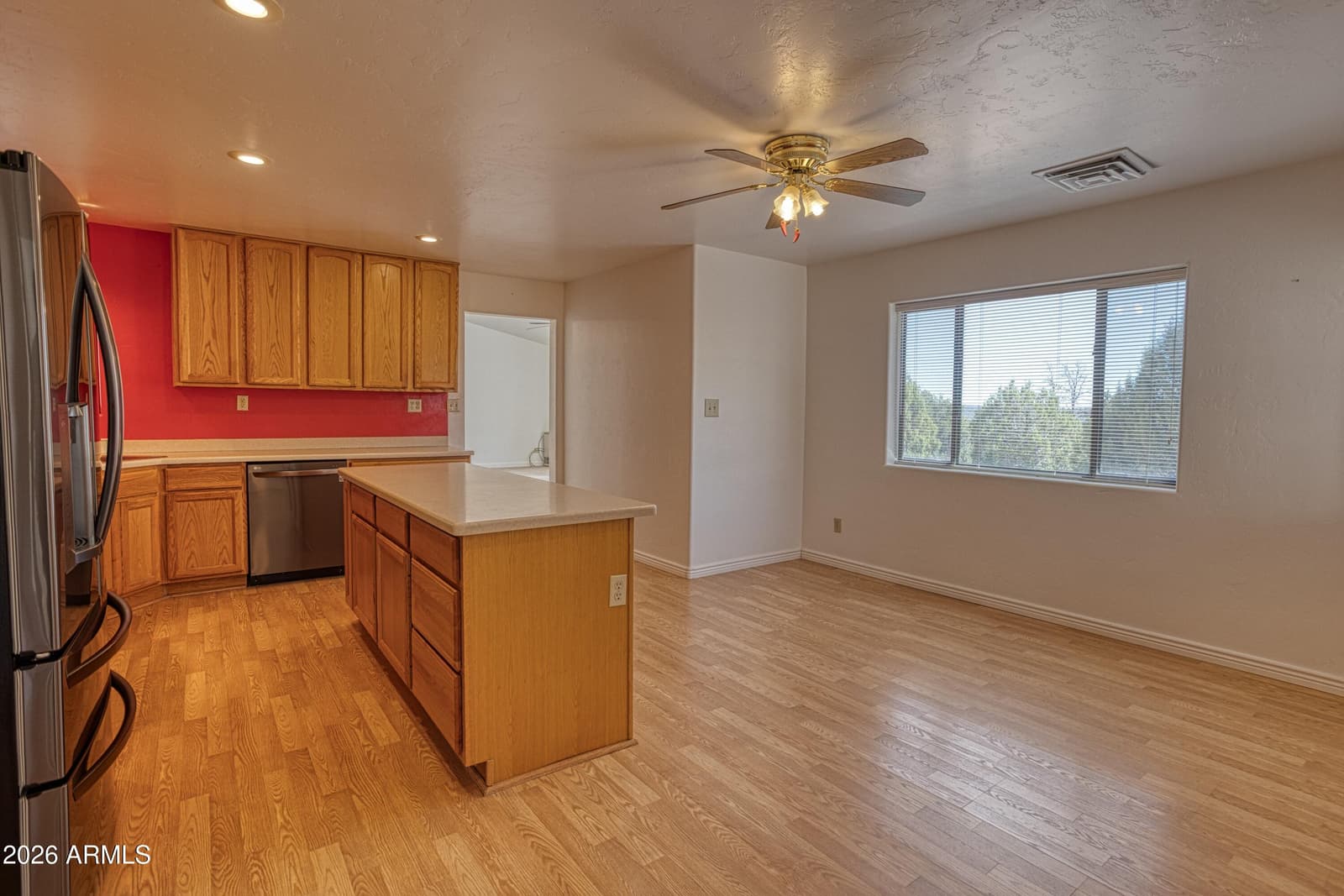 949 GERONIMO Lane, Show Low, AZ 85901 — photo 12 of 46