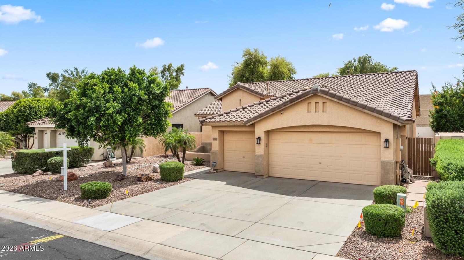 5409 W HARTFORD Avenue, Glendale, AZ 85308 — photo 2 of 44