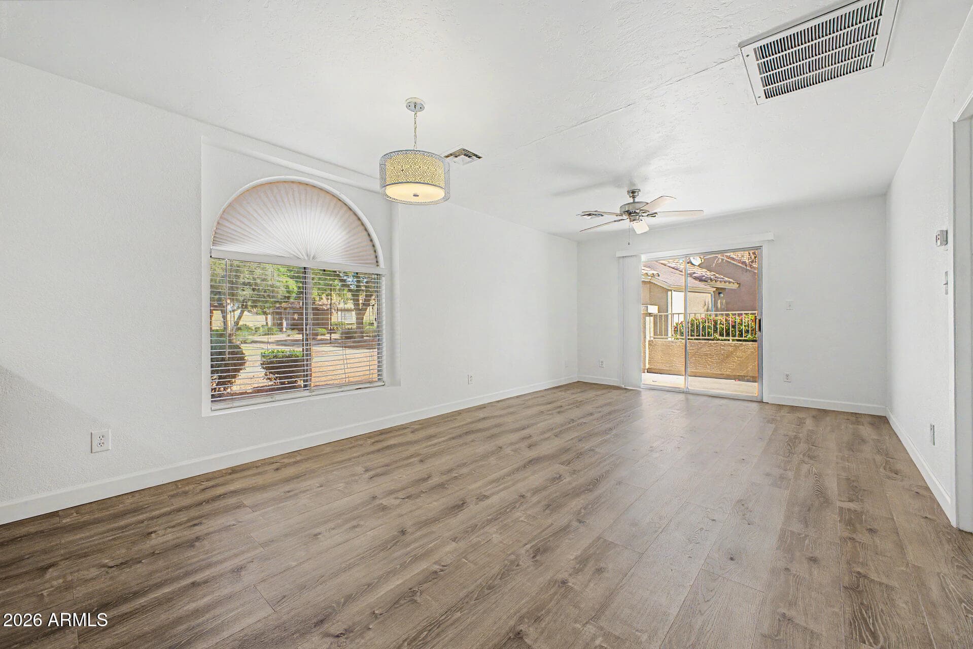 7040 W OLIVE Avenue 40, Peoria, AZ 85345 — photo 7 of 38