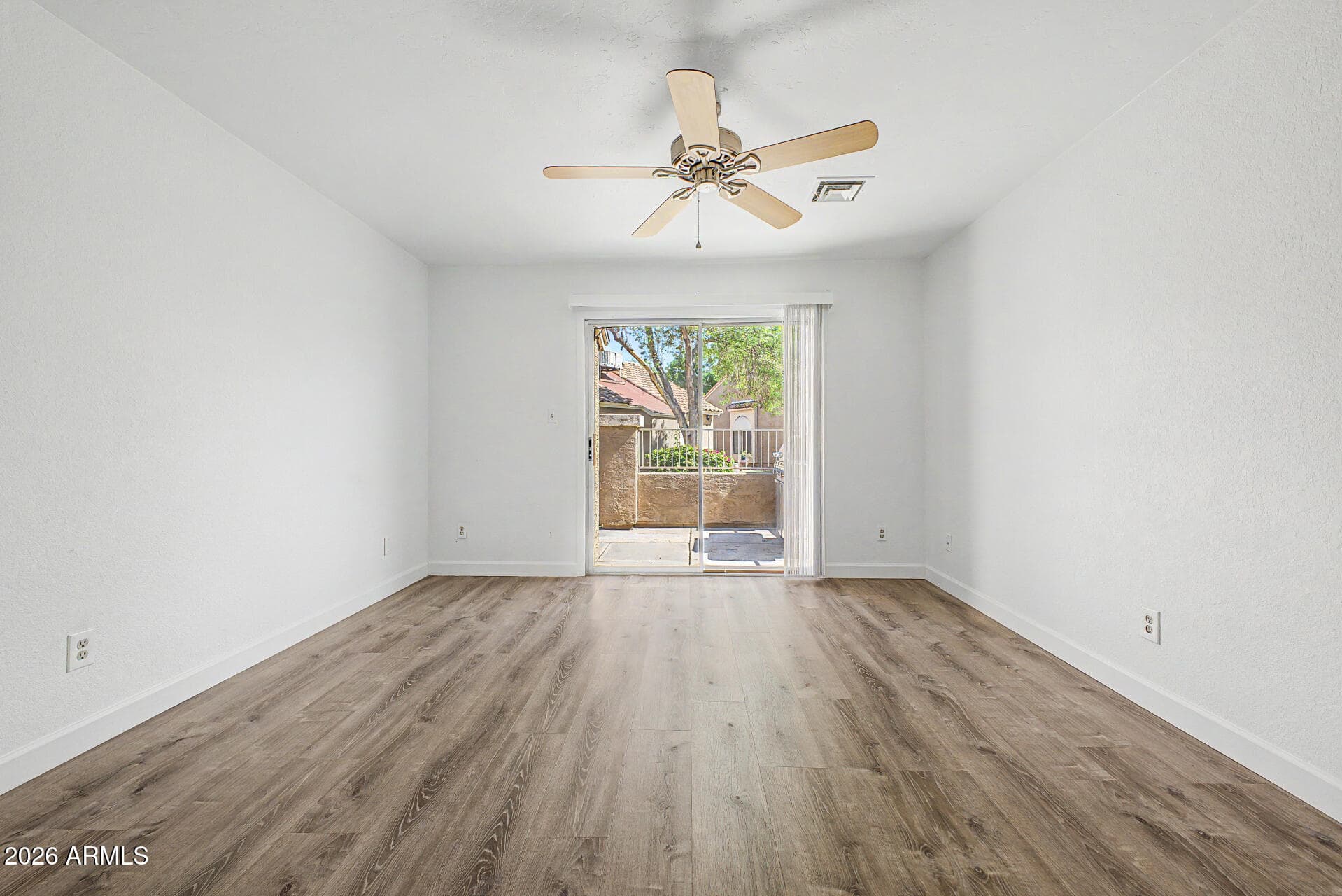 7040 W OLIVE Avenue 40, Peoria, AZ 85345 — photo 13 of 38