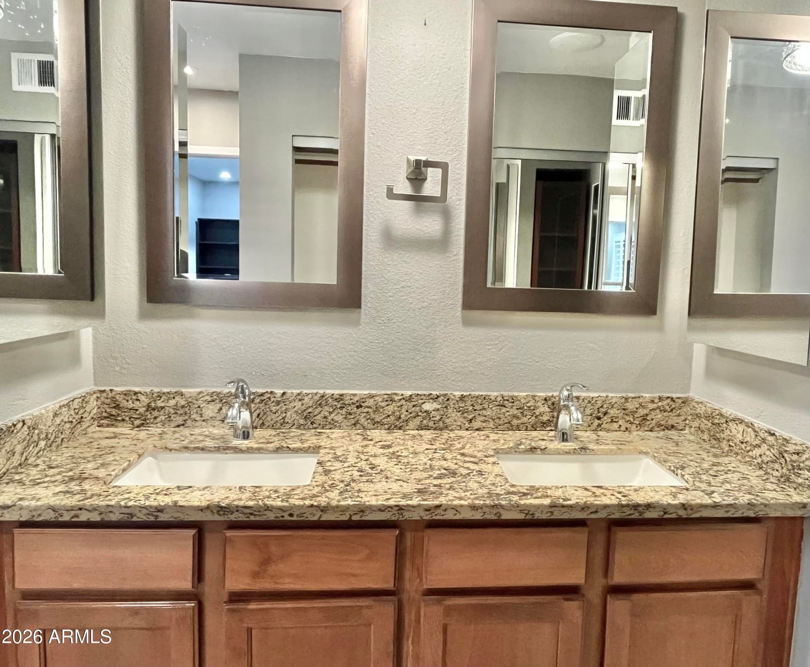10449 N 9TH Street, Phoenix, AZ 85020 — photo 15 of 42