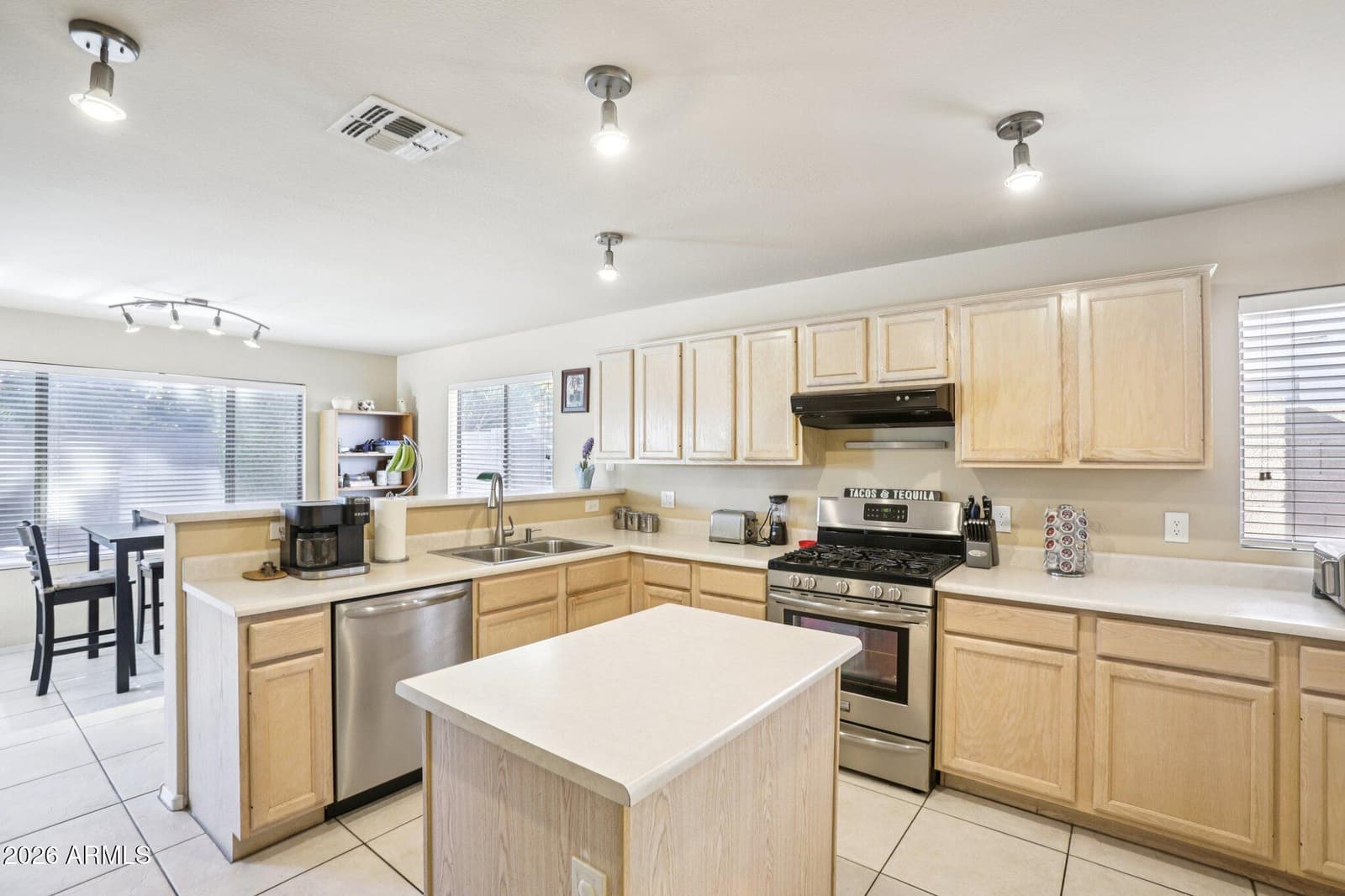 13414 S 47TH Way, Phoenix, AZ 85044 — photo 11 of 29