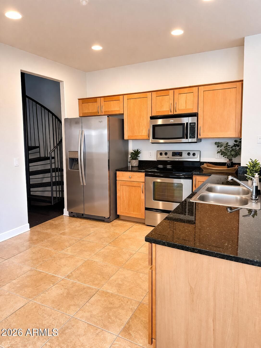 2264 E HUNTINGTON Drive, Phoenix, AZ 85040 — photo 2 of 33