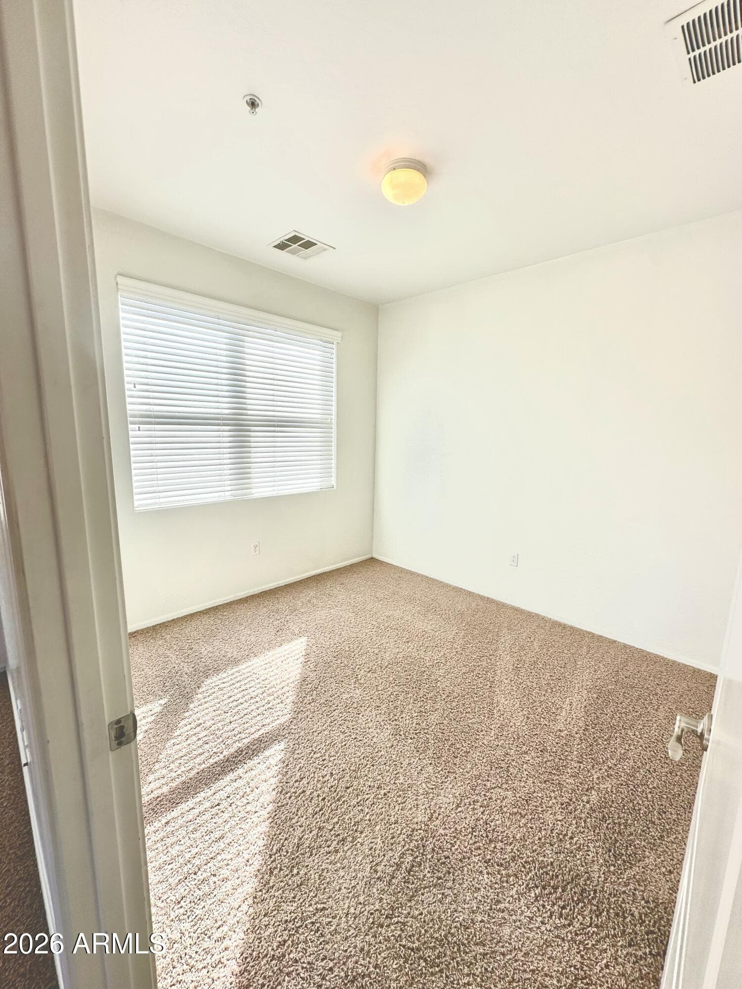 2264 E HUNTINGTON Drive, Phoenix, AZ 85040 — photo 9 of 33