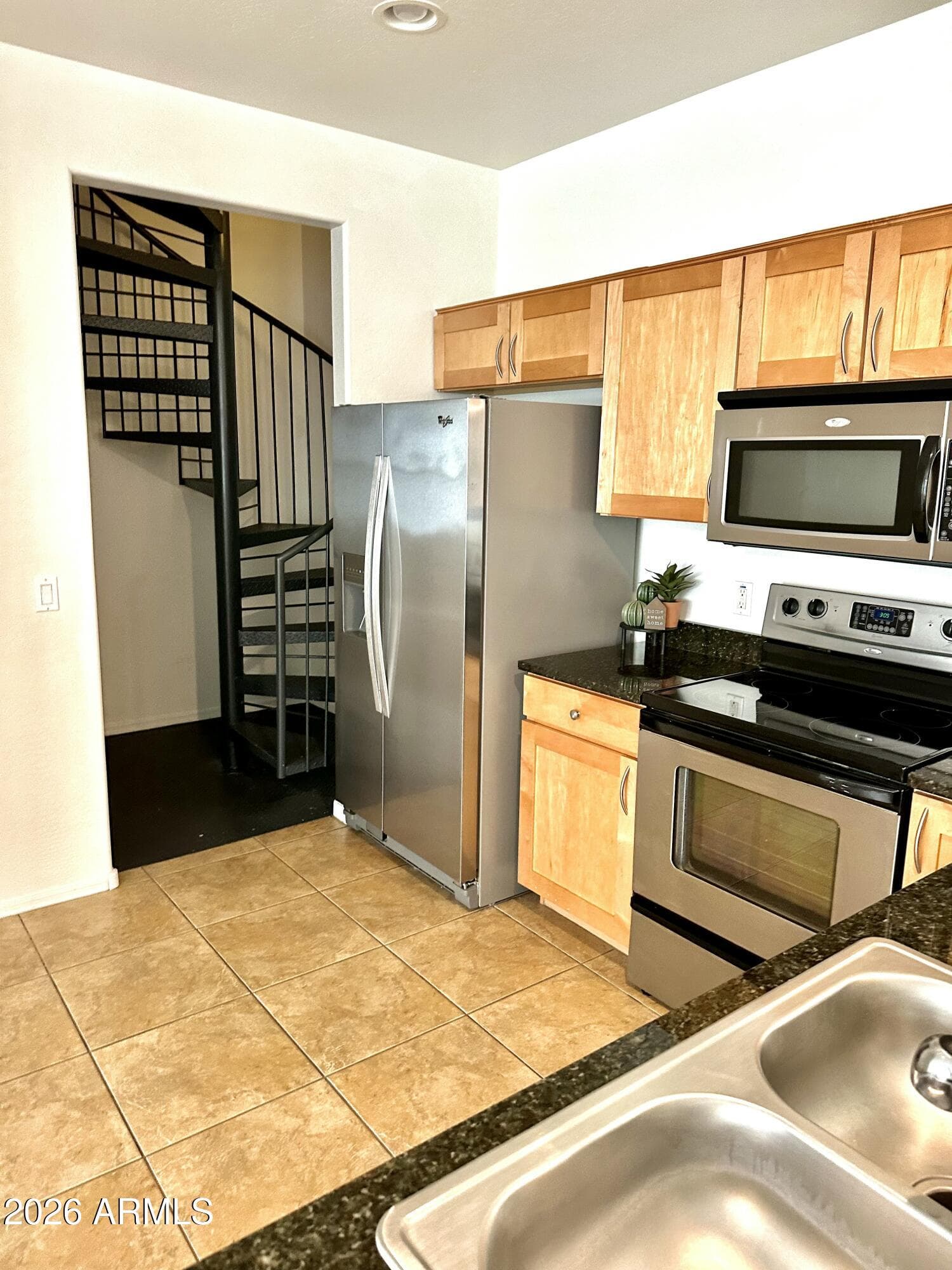 2264 E HUNTINGTON Drive, Phoenix, AZ 85040 — photo 3 of 33