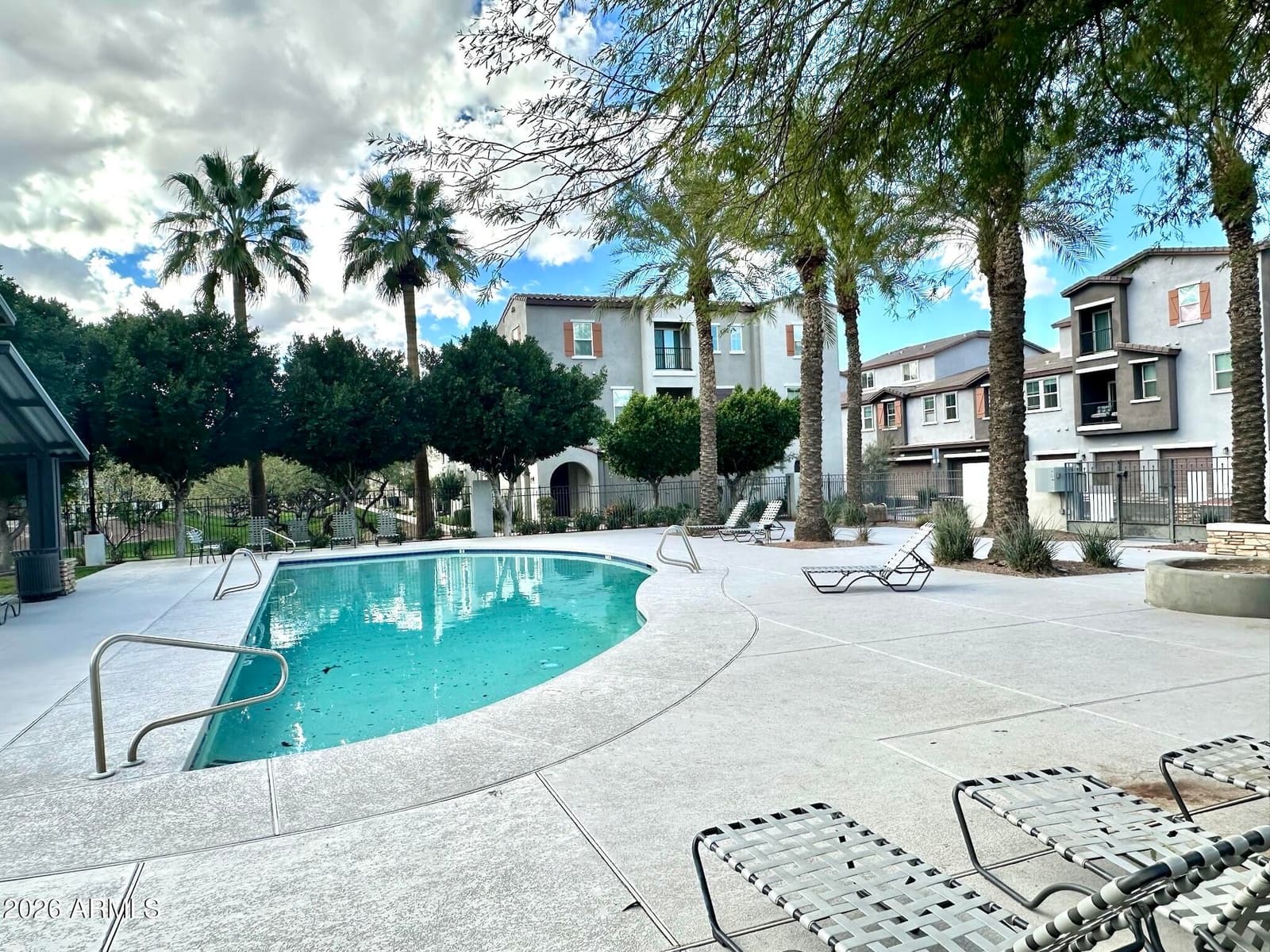 2264 E HUNTINGTON Drive, Phoenix, AZ 85040 — photo 30 of 33
