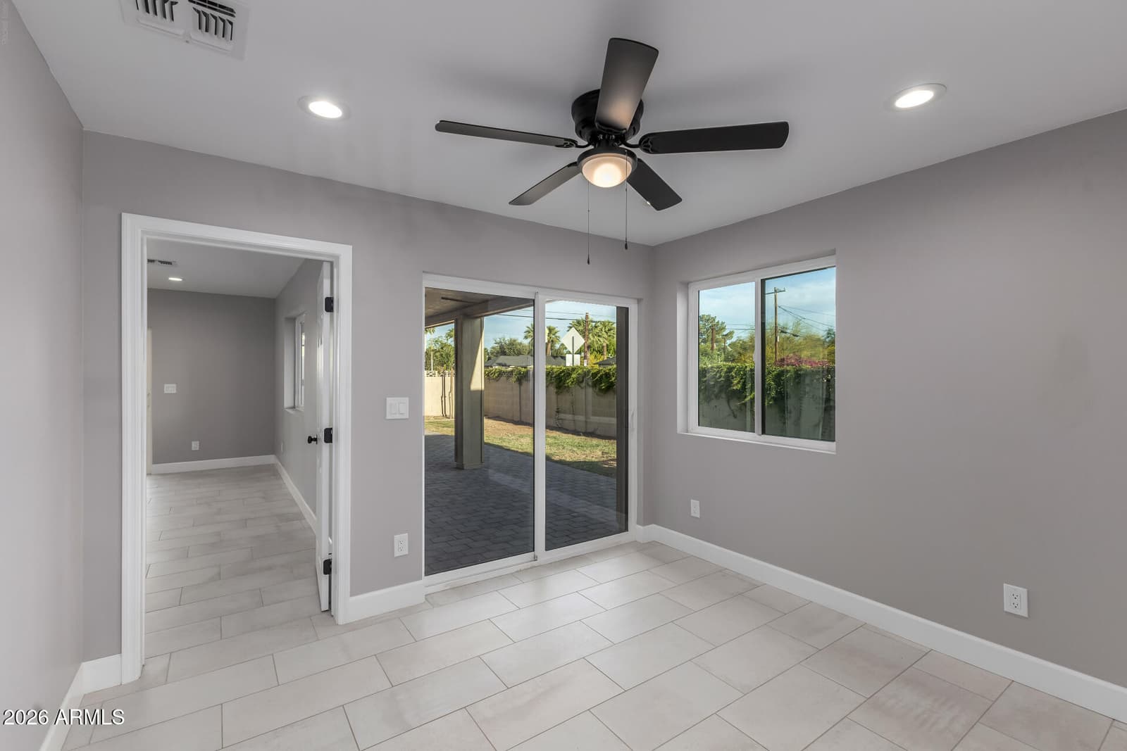 2001 N LAUREL Avenue, Phoenix, AZ 85007 — photo 13 of 48