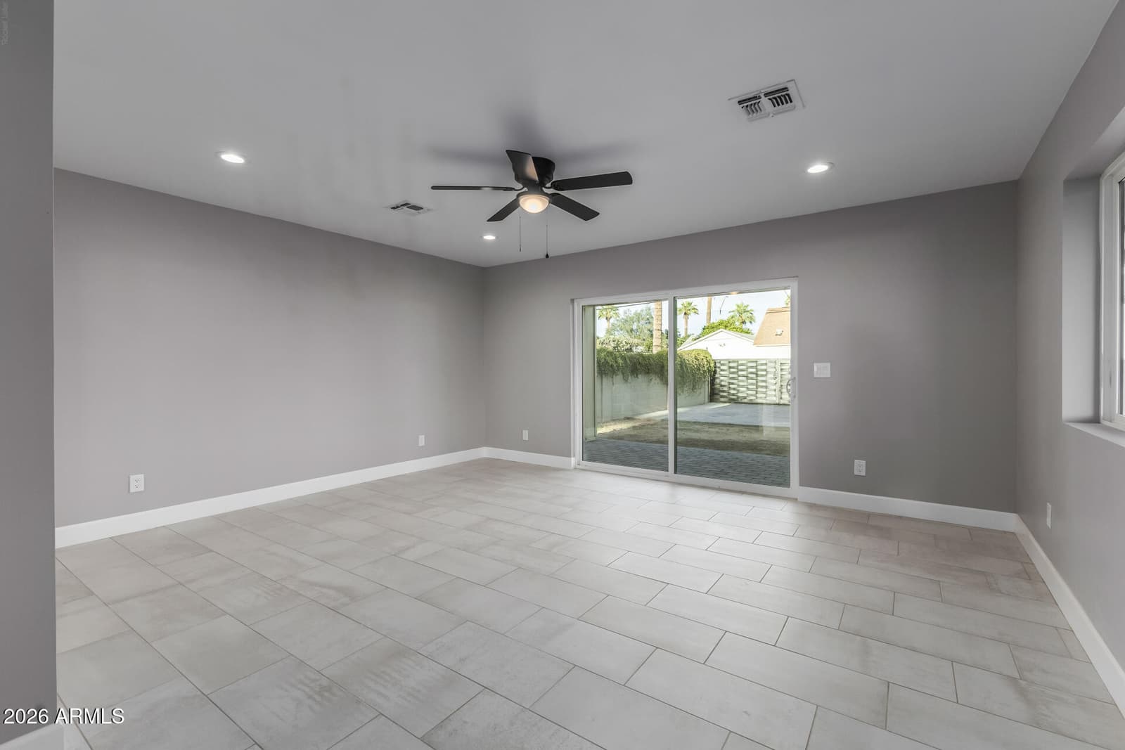 2001 N LAUREL Avenue, Phoenix, AZ 85007 — photo 15 of 48