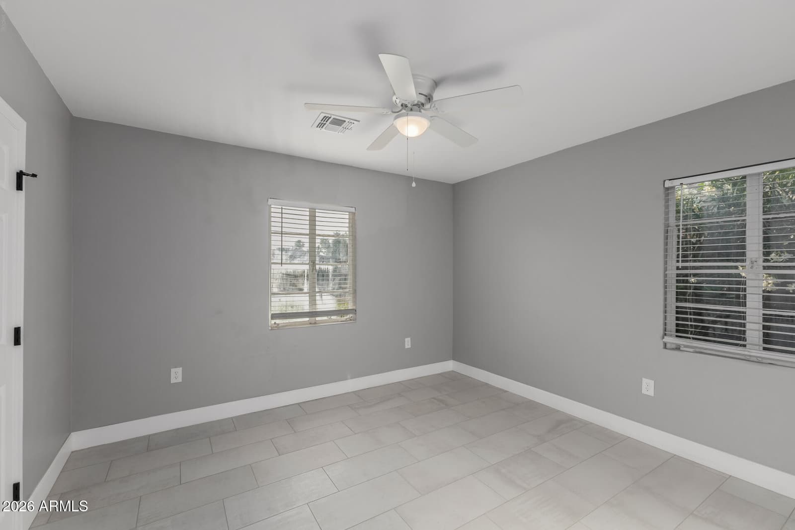 2001 N LAUREL Avenue, Phoenix, AZ 85007 — photo 19 of 48