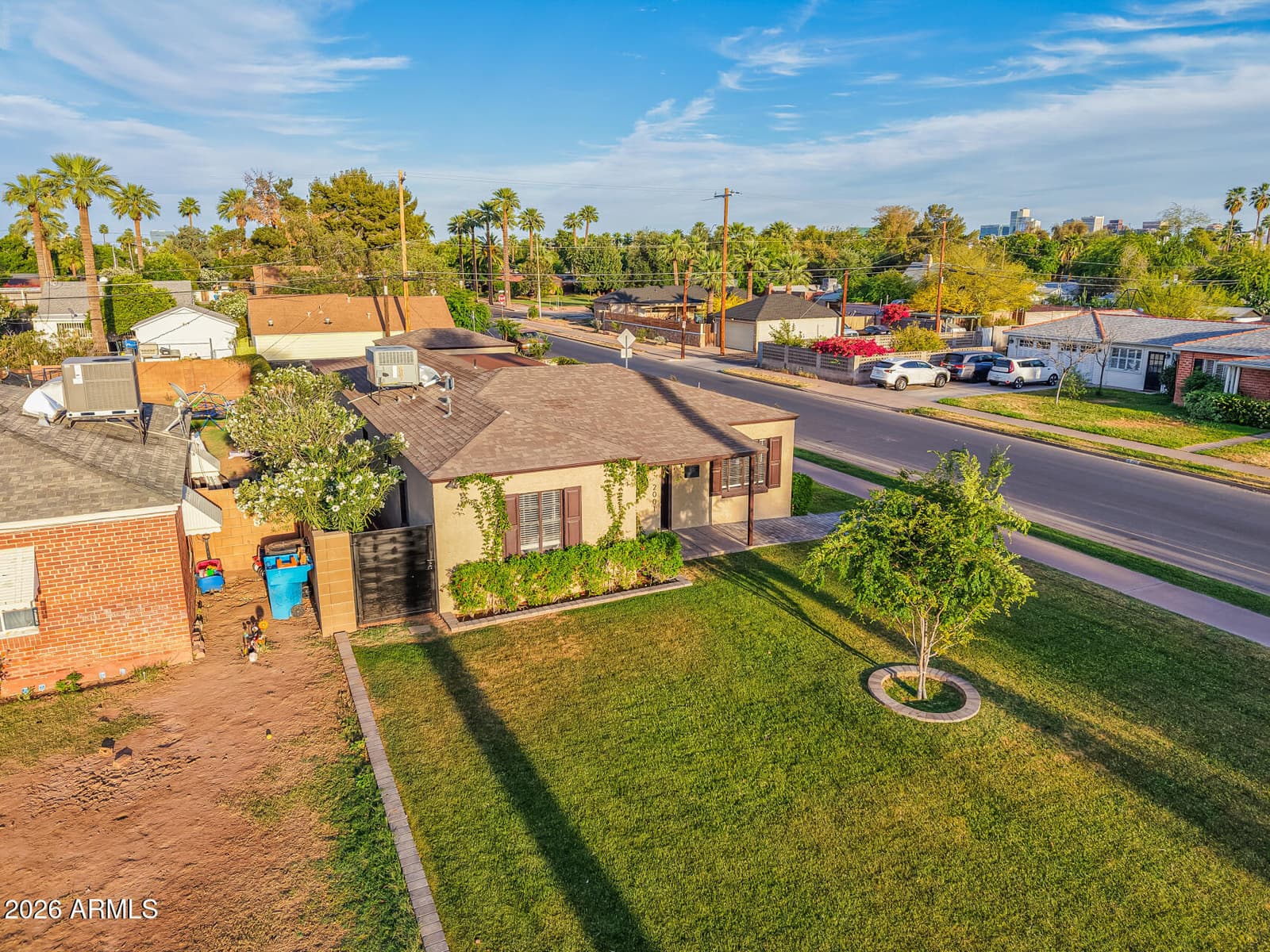 2001 N LAUREL Avenue, Phoenix, AZ 85007 — photo 35 of 48