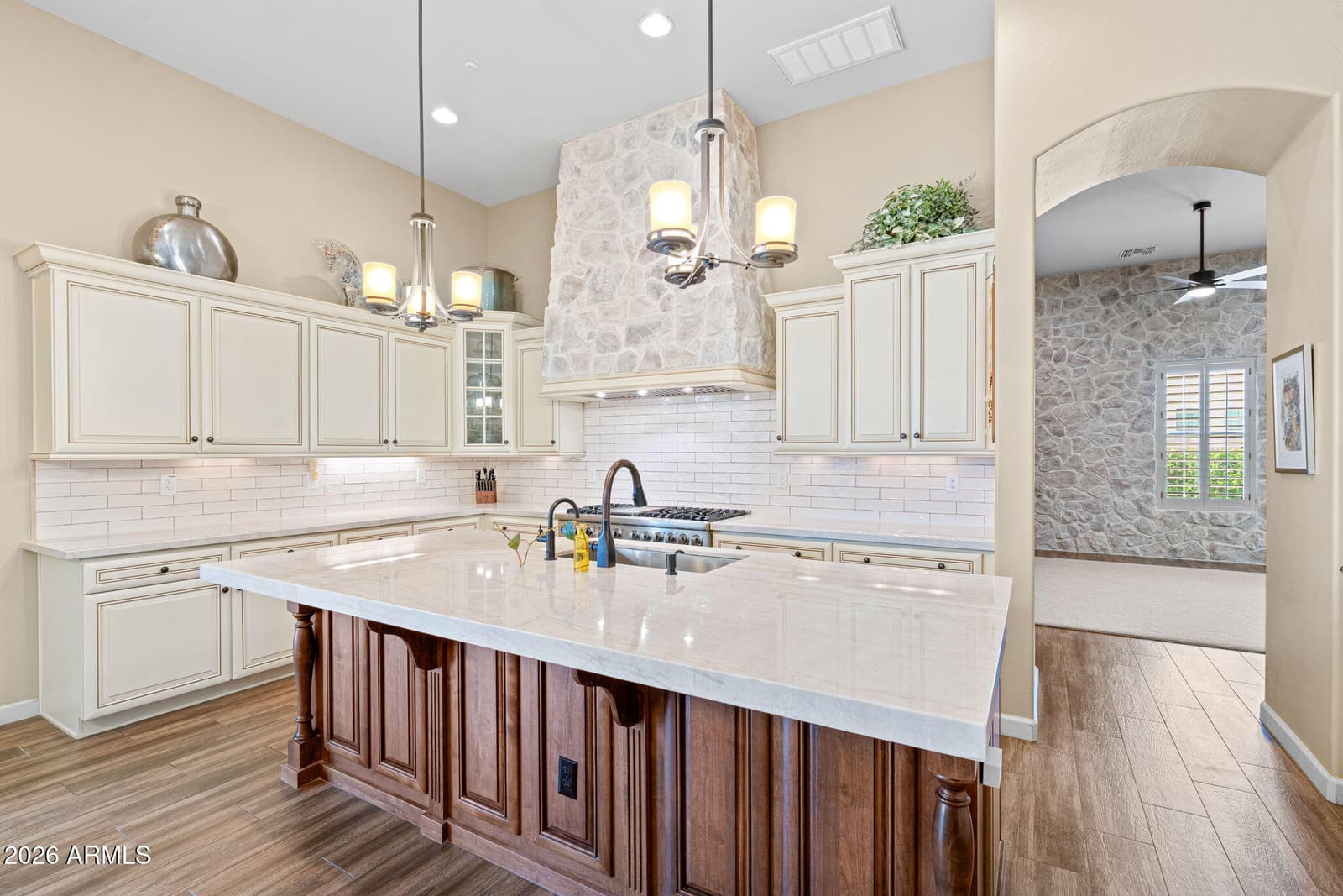 2471 E ROBIN Court, Gilbert, AZ 85296 — photo 11 of 47