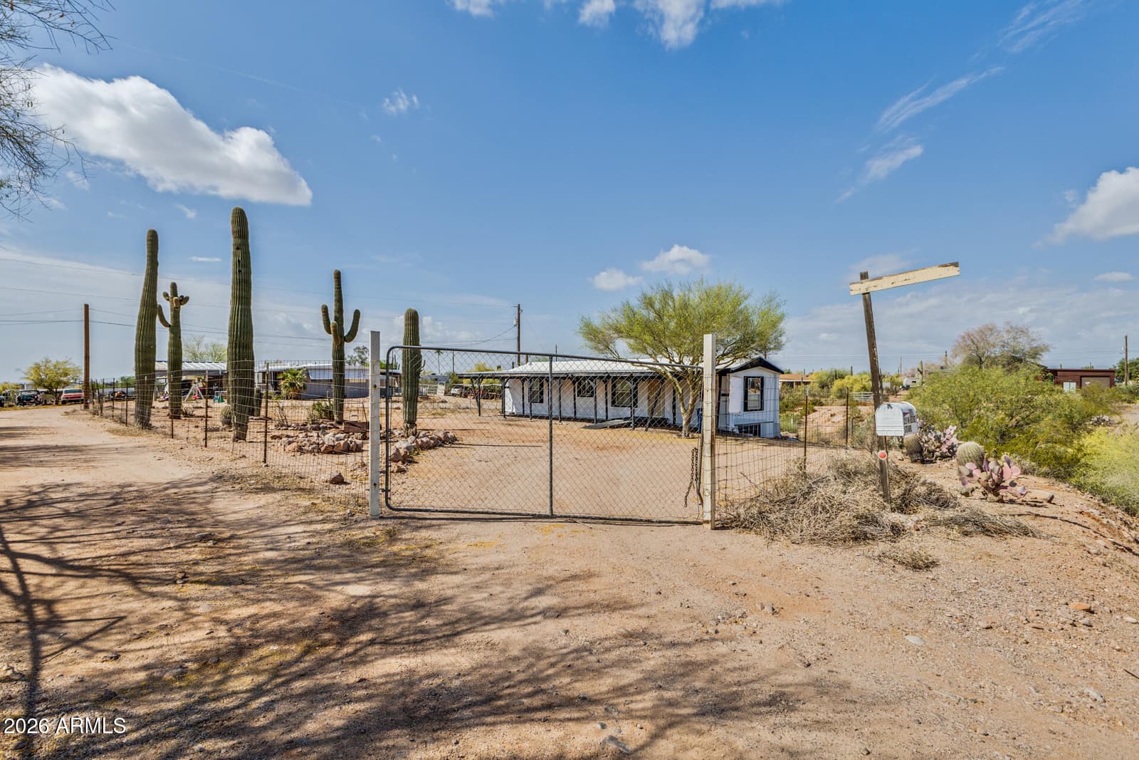 251 N STARR Road, Apache Junction, AZ 85119 — photo 4 of 28