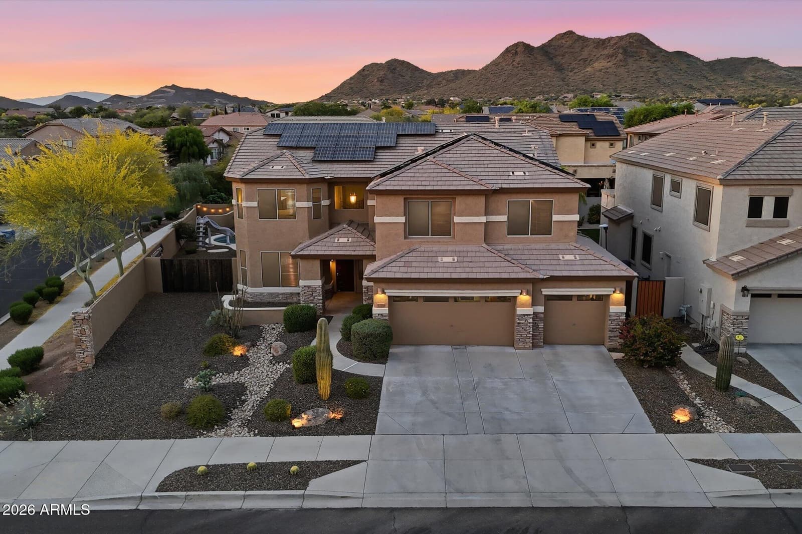 2316 W EAGLE FEATHER Road, Phoenix, AZ 85085 — photo 9 of 39